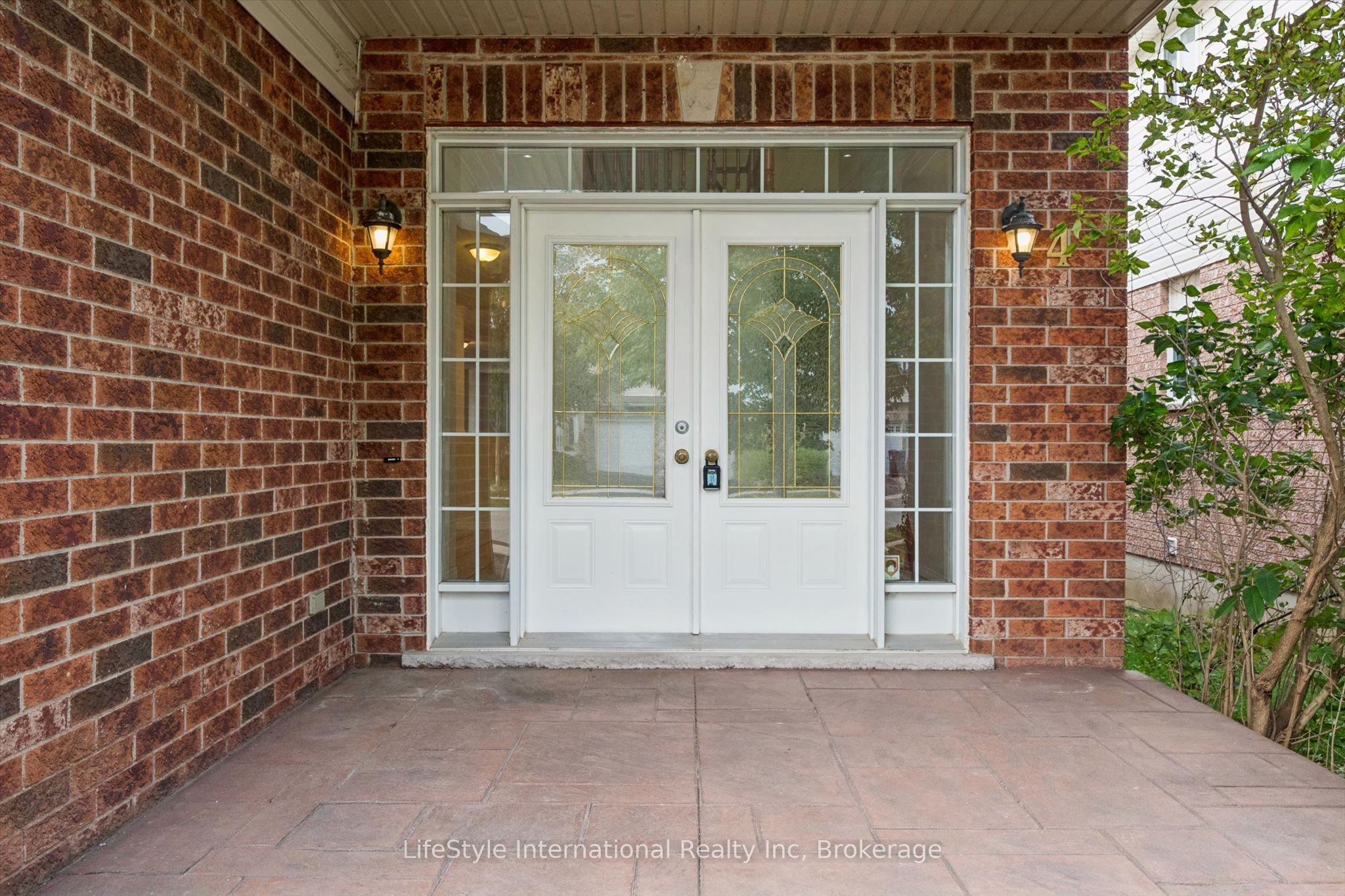 4 Davis Street