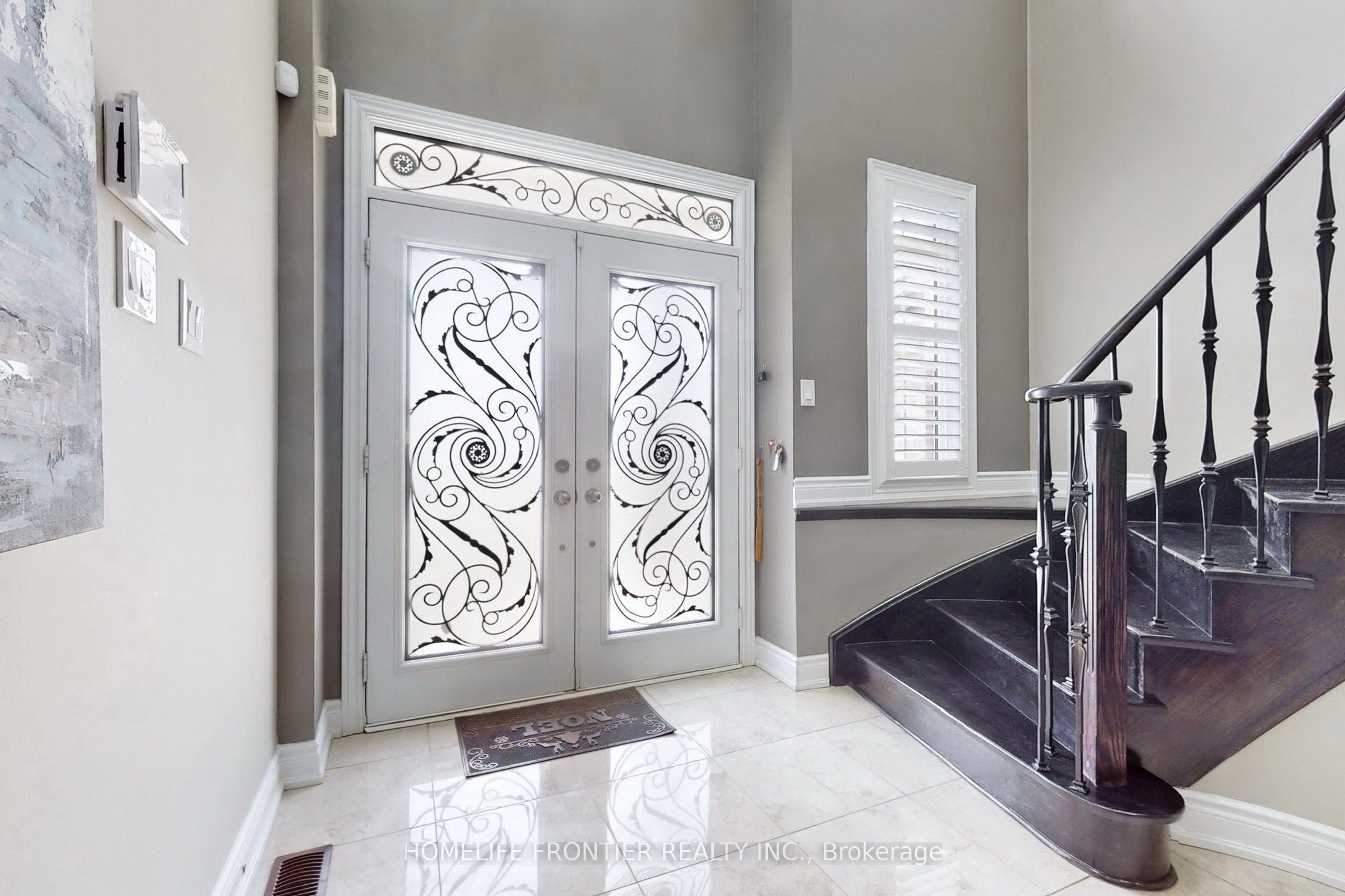 24 Manor Glen Crescent