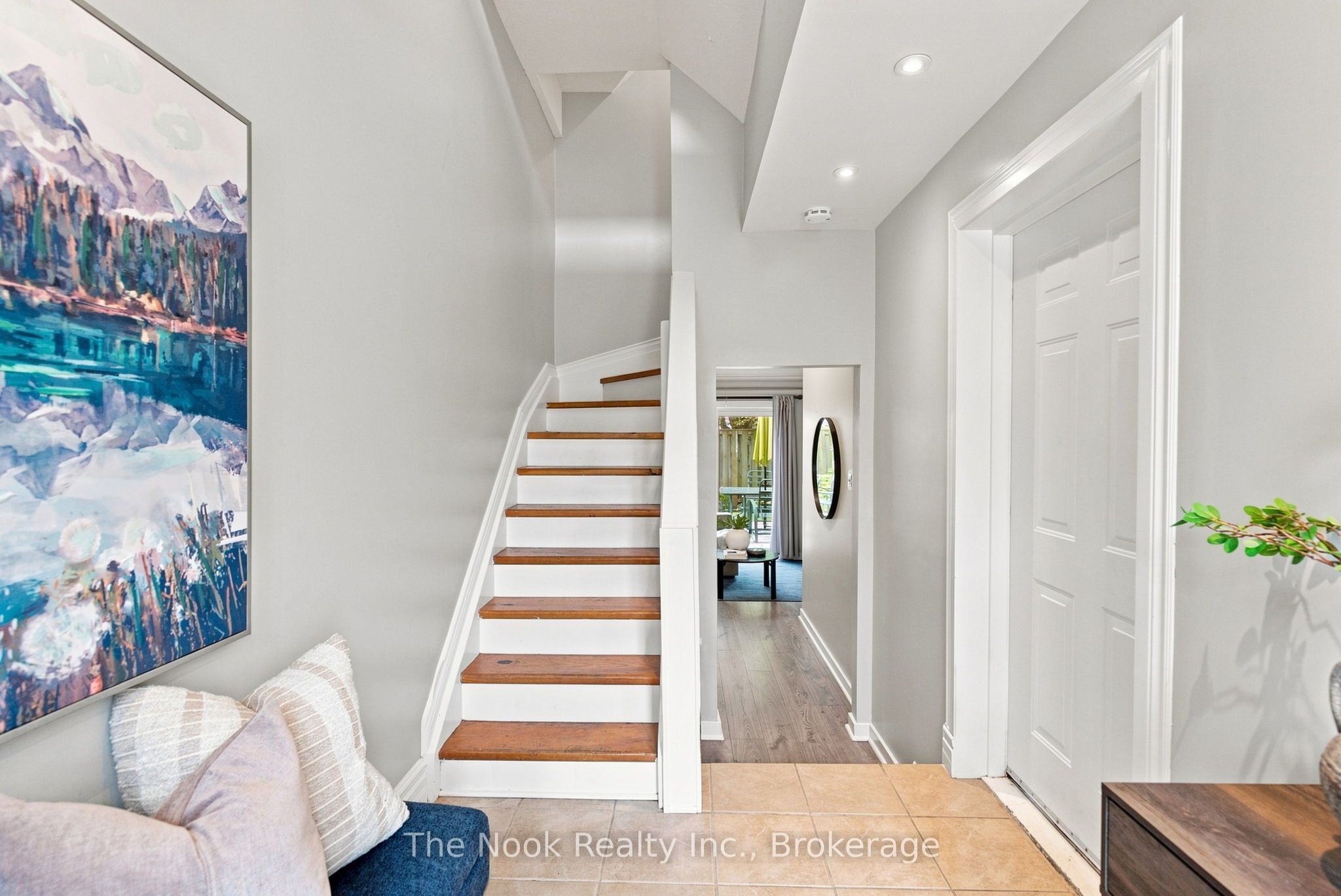 27 The Bridle Path
