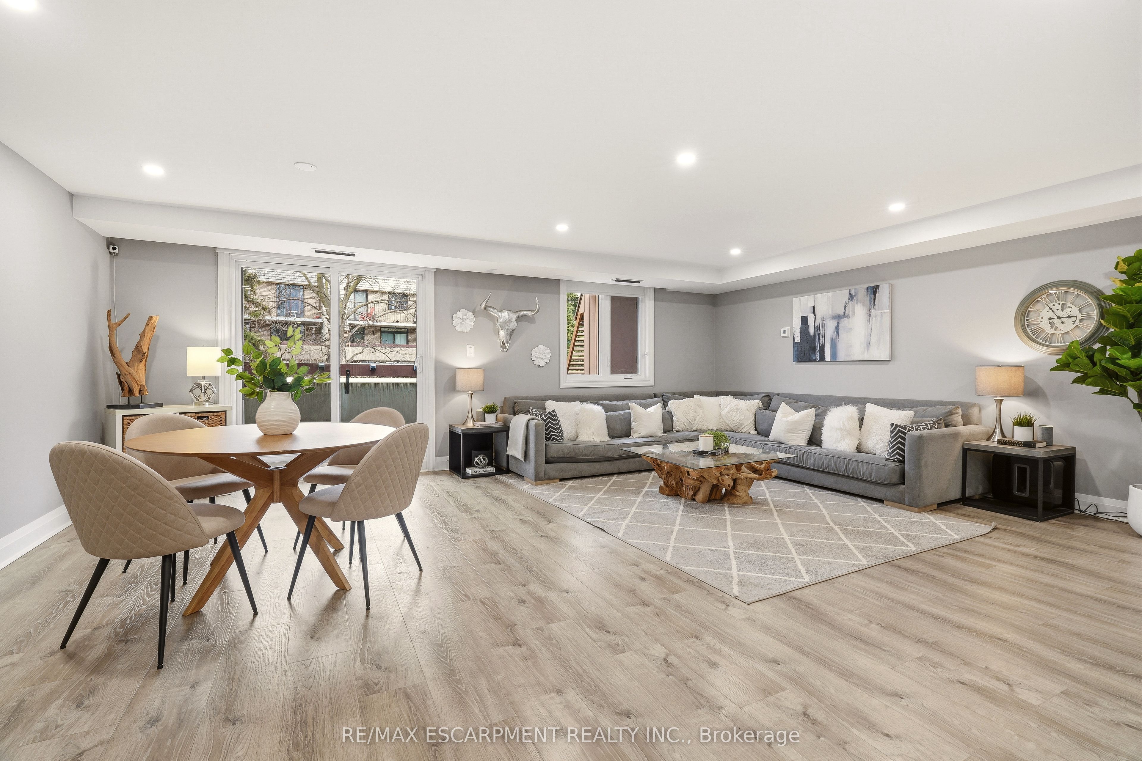 1250 Mississauga Valley Boulevard 177