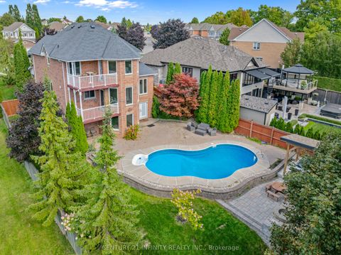 973 Mountview Court Oshawa ON L1K 2M1