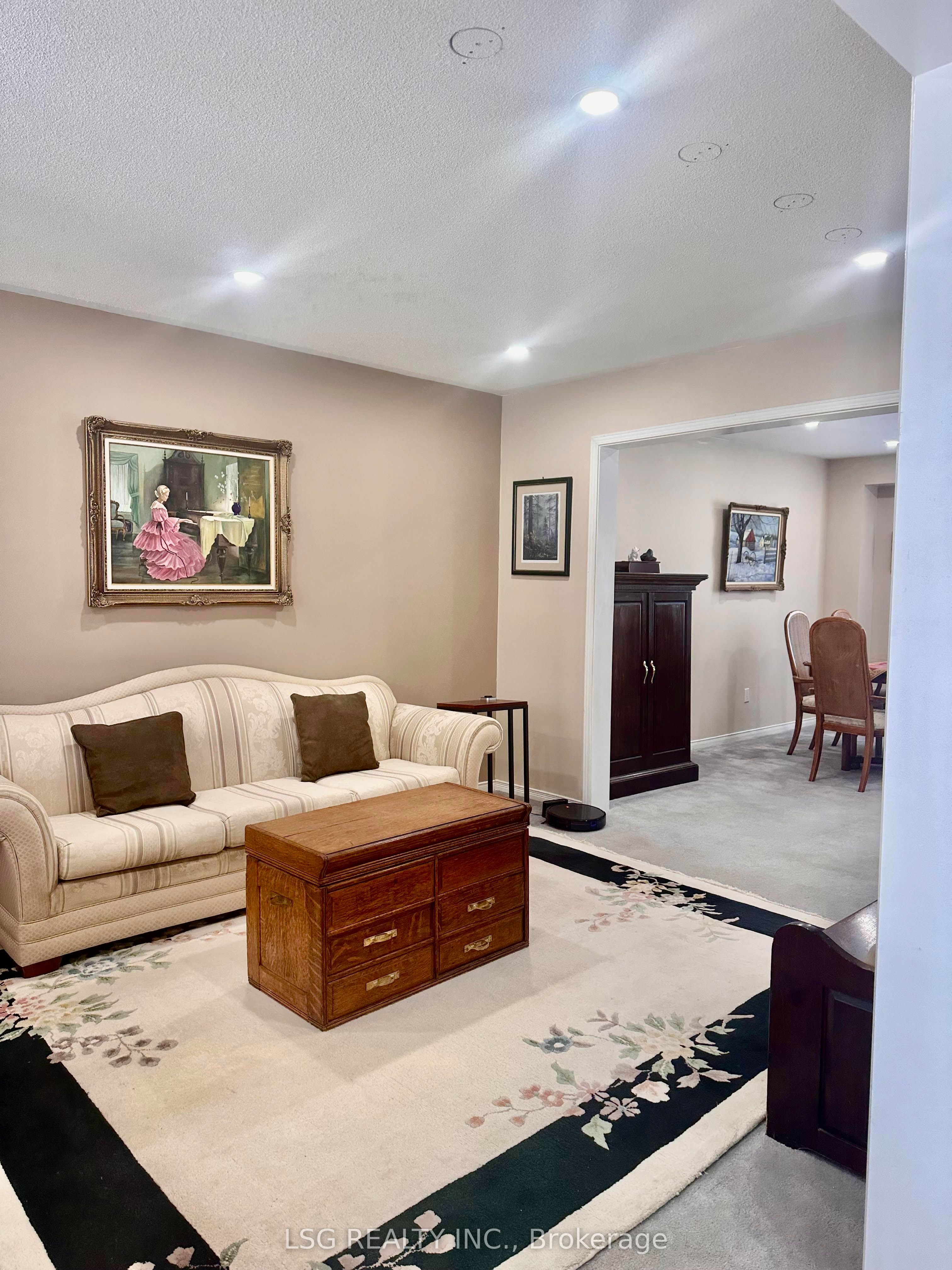 34 South Balsam Street