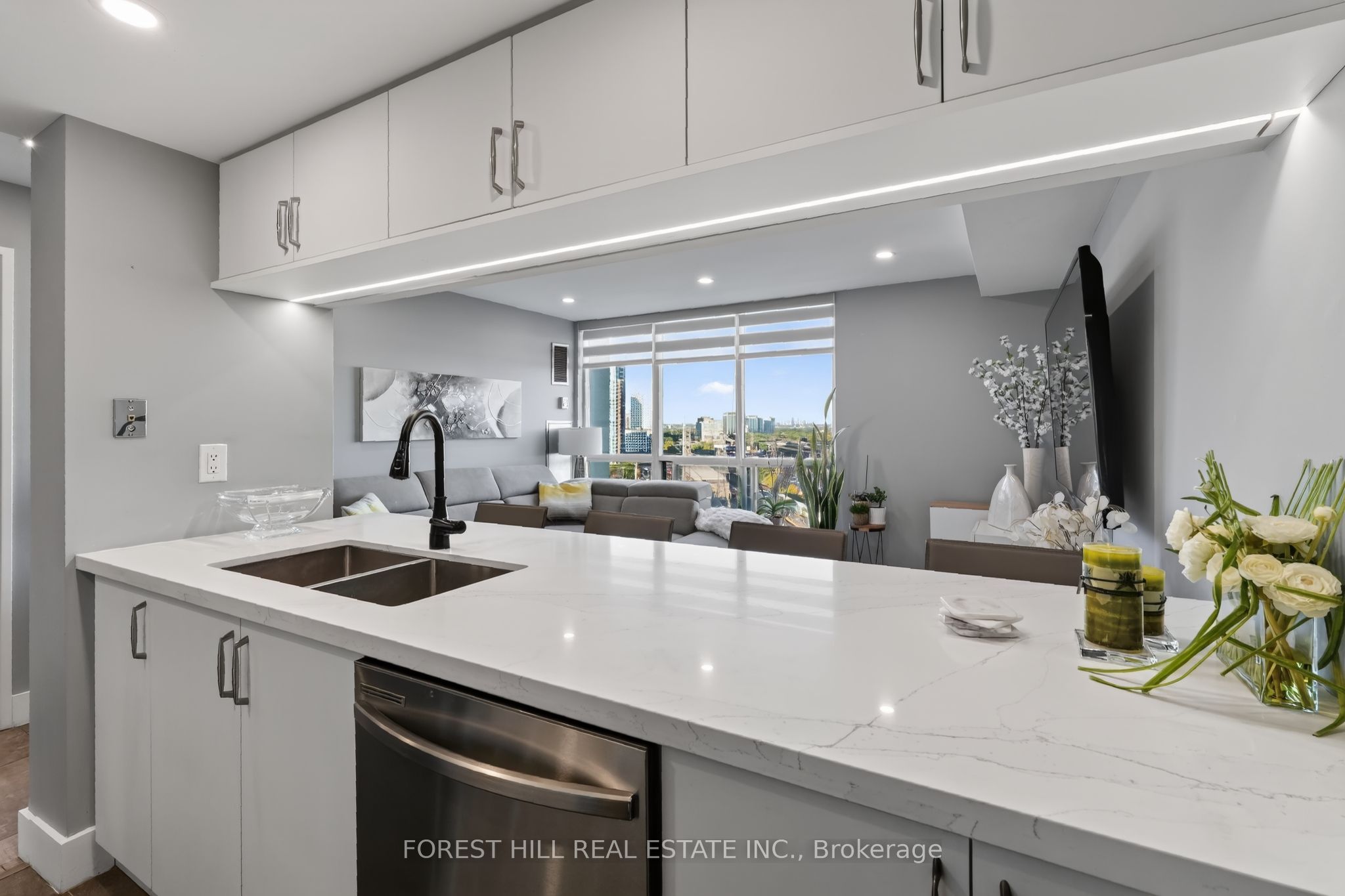 101 Subway Crescent 1407