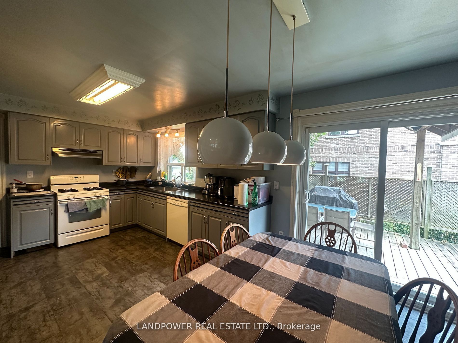 44 Starlight Crescent