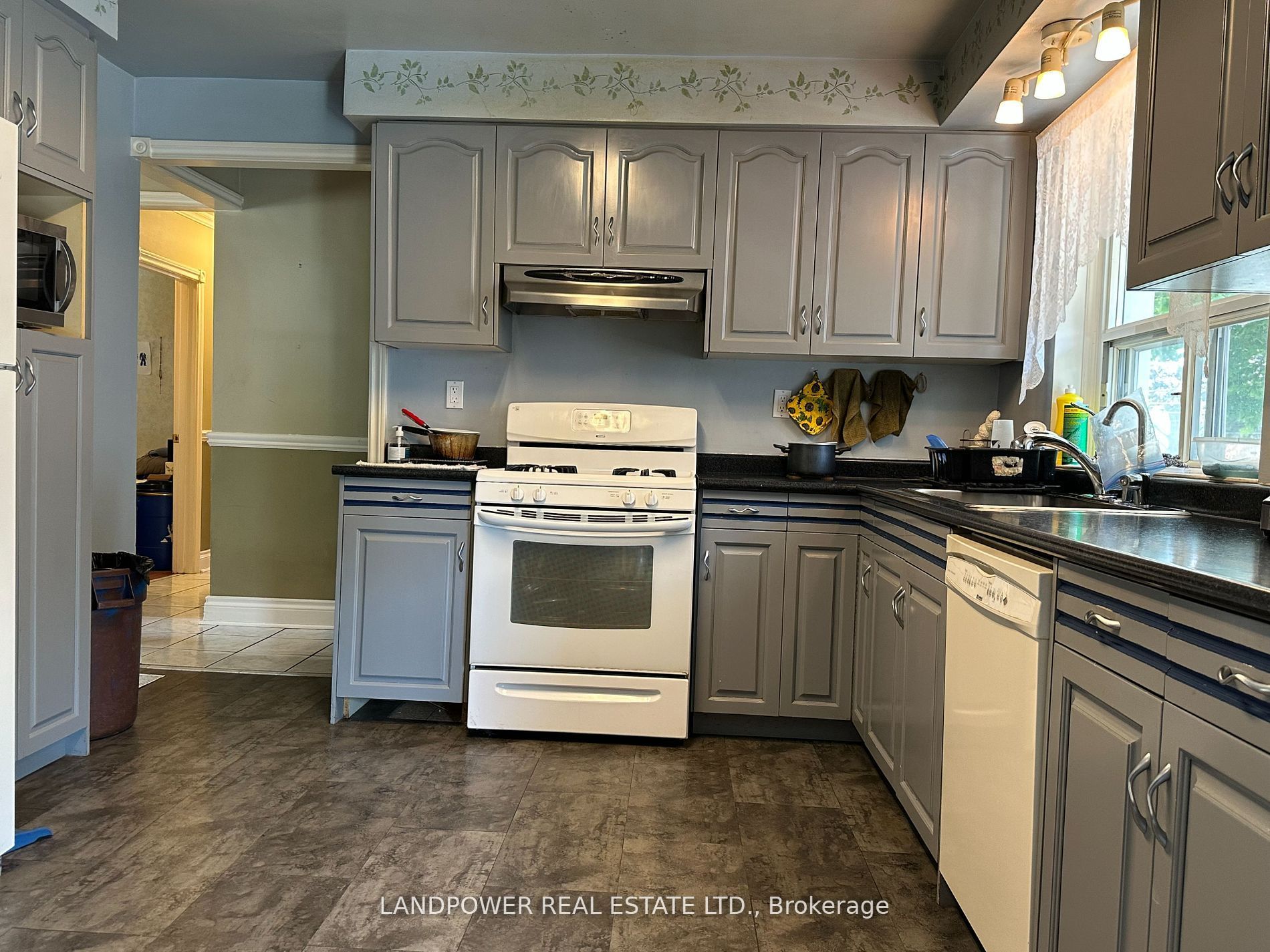 44 Starlight Crescent