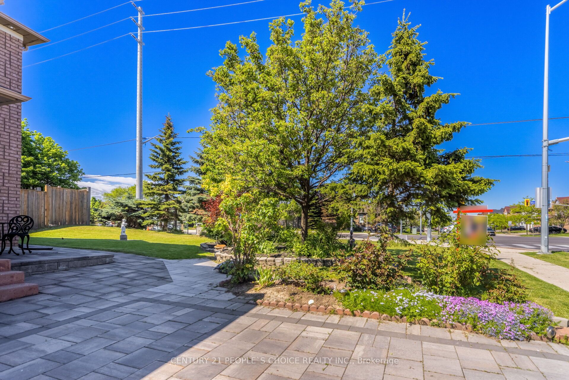 753 Envoy Drive