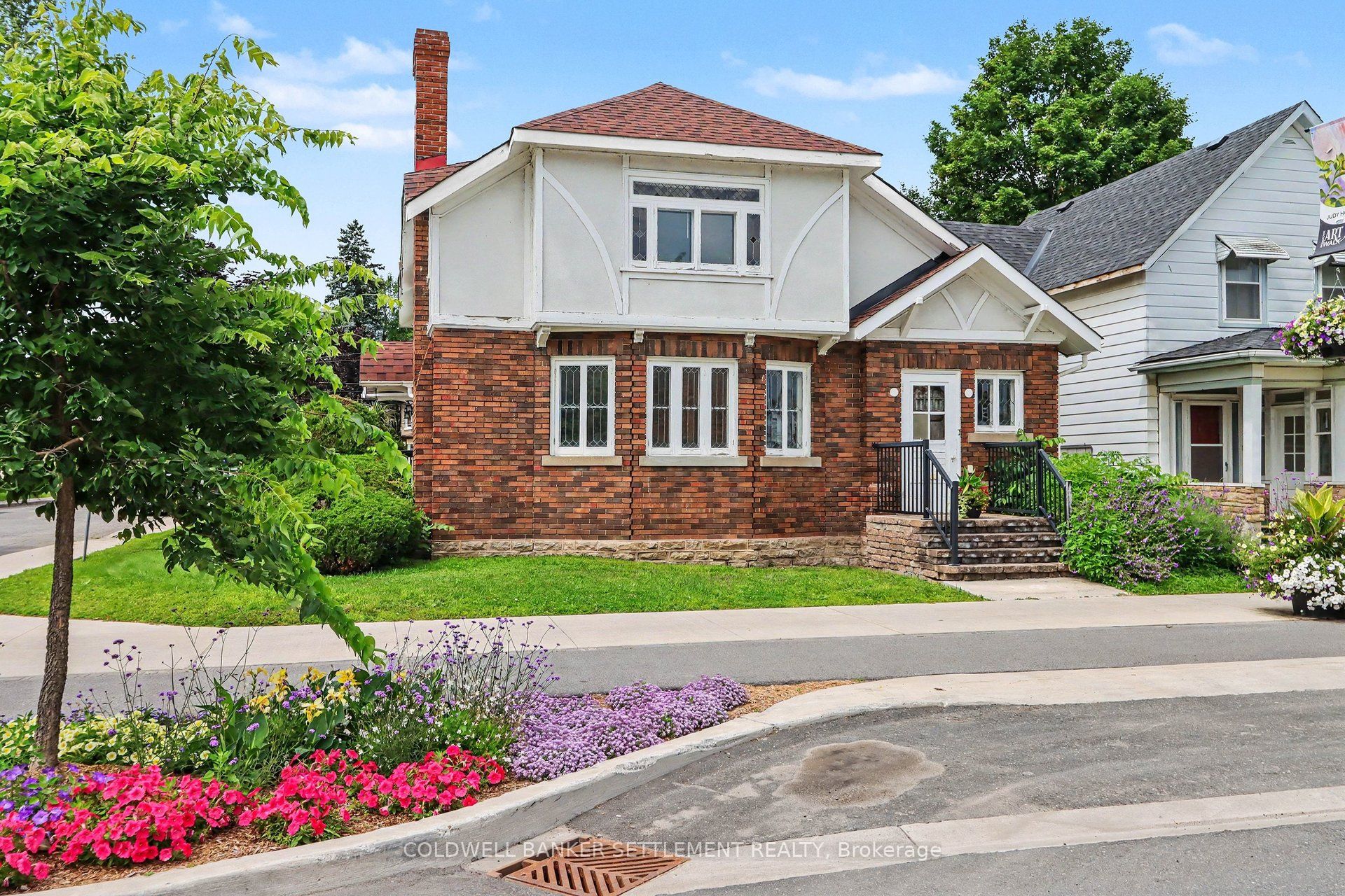 2 Gladstone Avenue