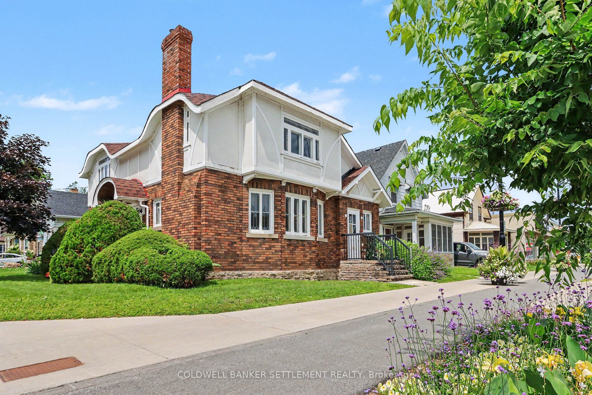 2 Gladstone Avenue