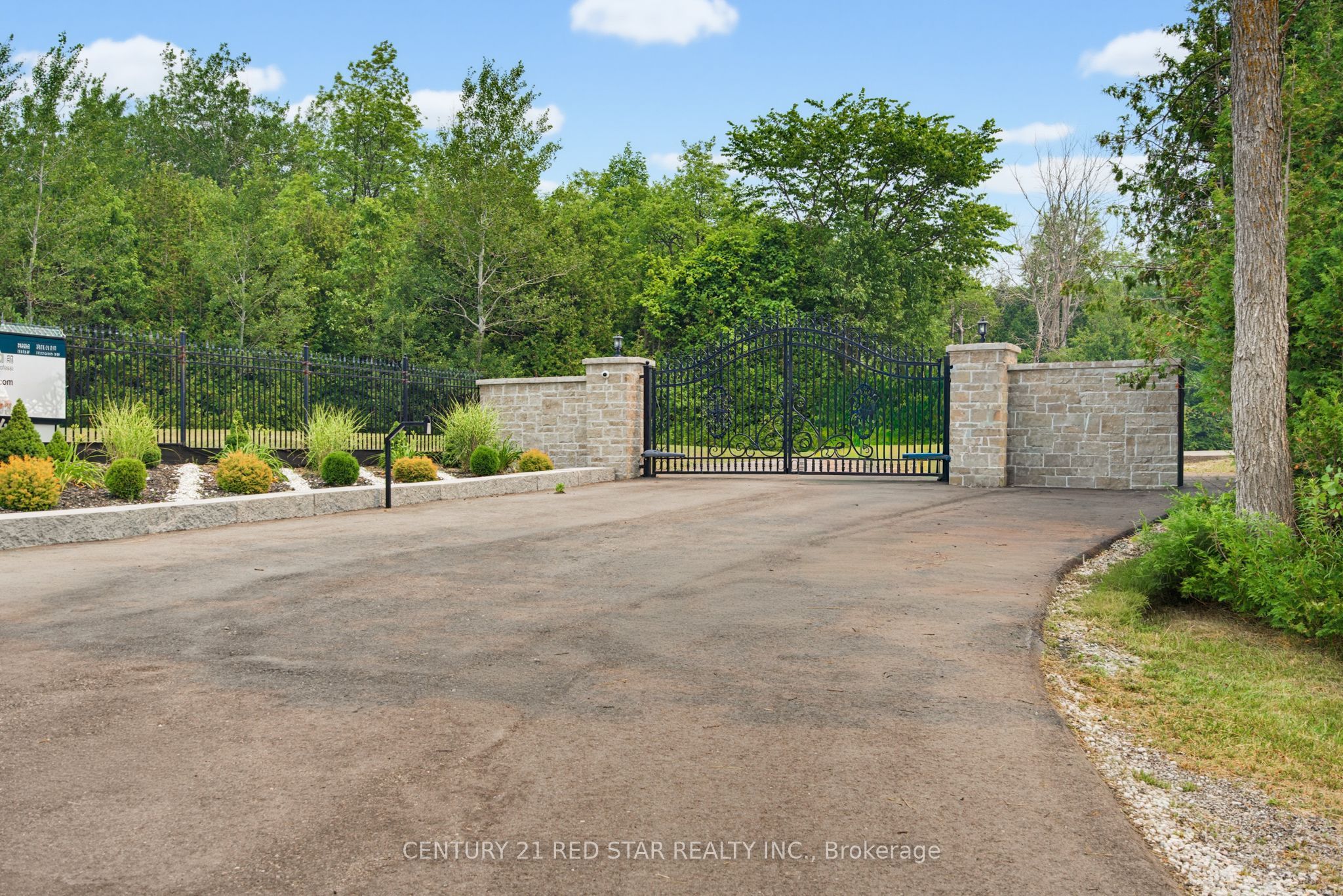 3911 Charleston Side Road