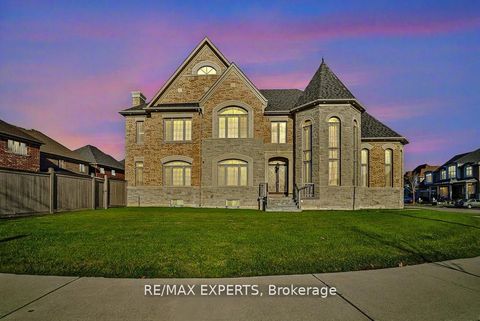 28 Pendergast Court Brampton ON L6P 0H8