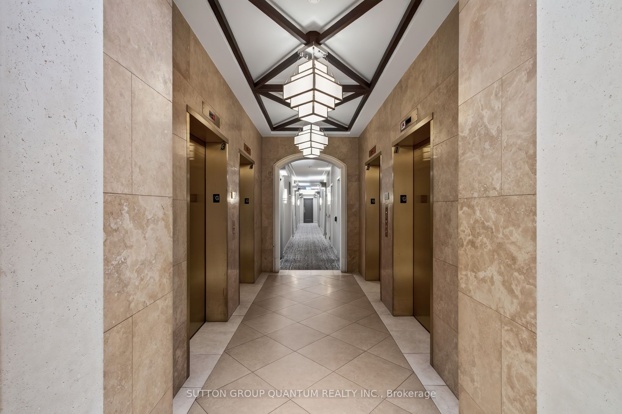 5233 Dundas Street W 723