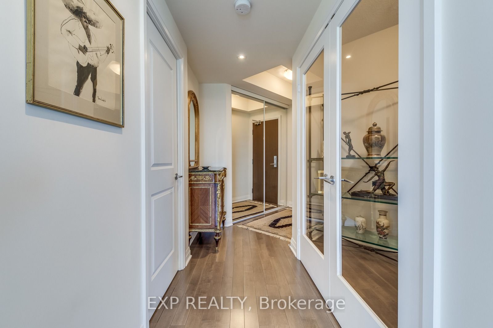 1055 Southdown Road 905