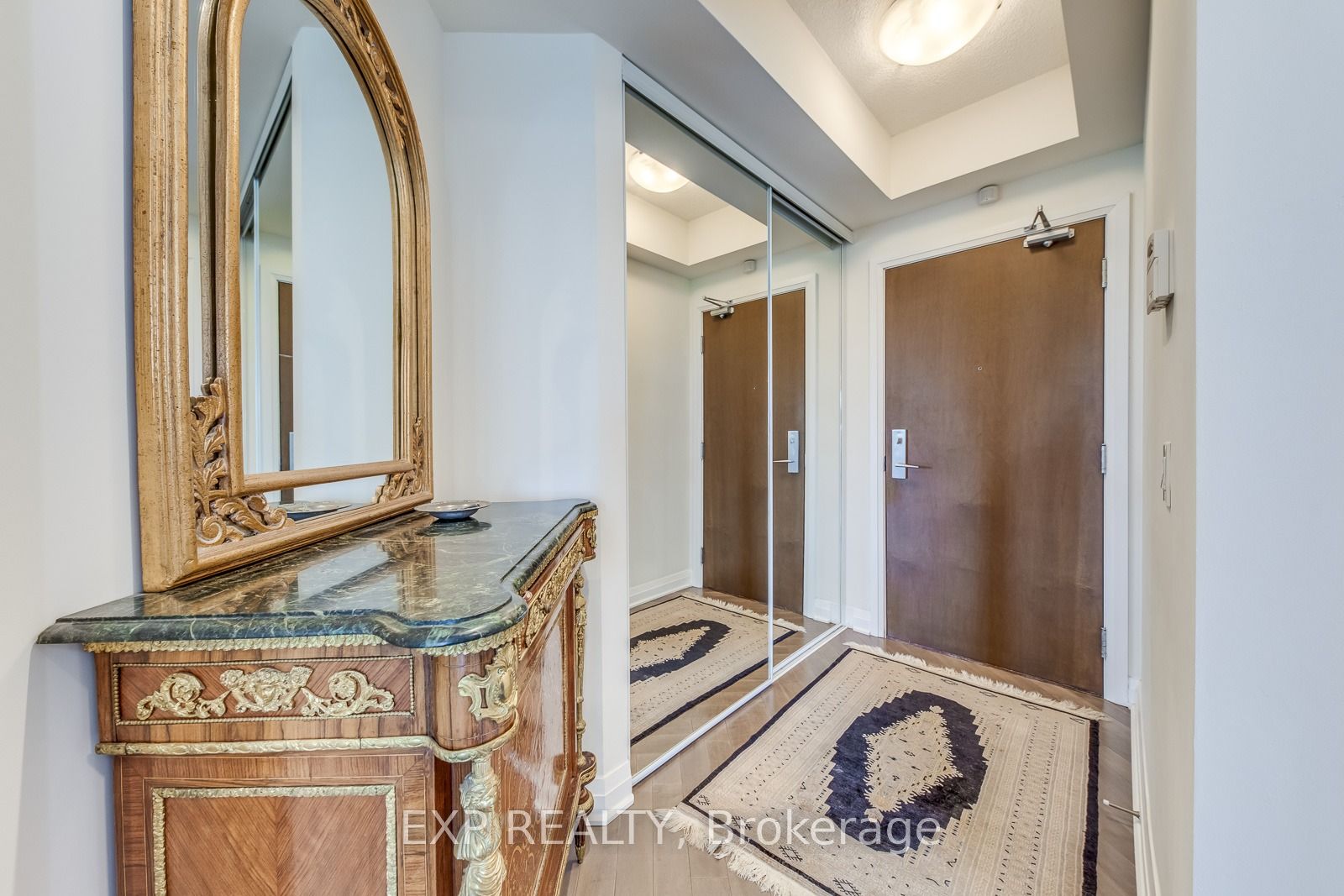 1055 Southdown Road 905