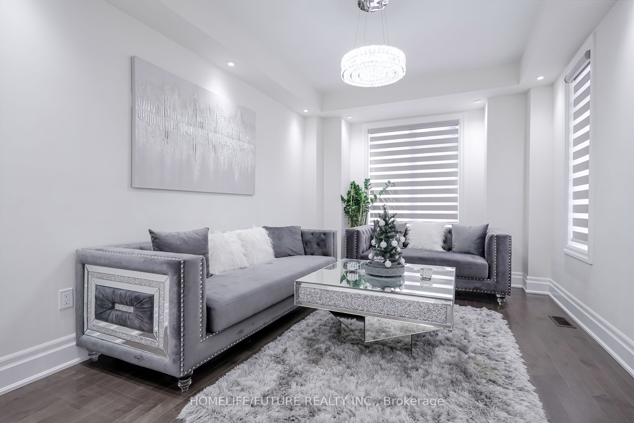 227 Northglen Boulevard