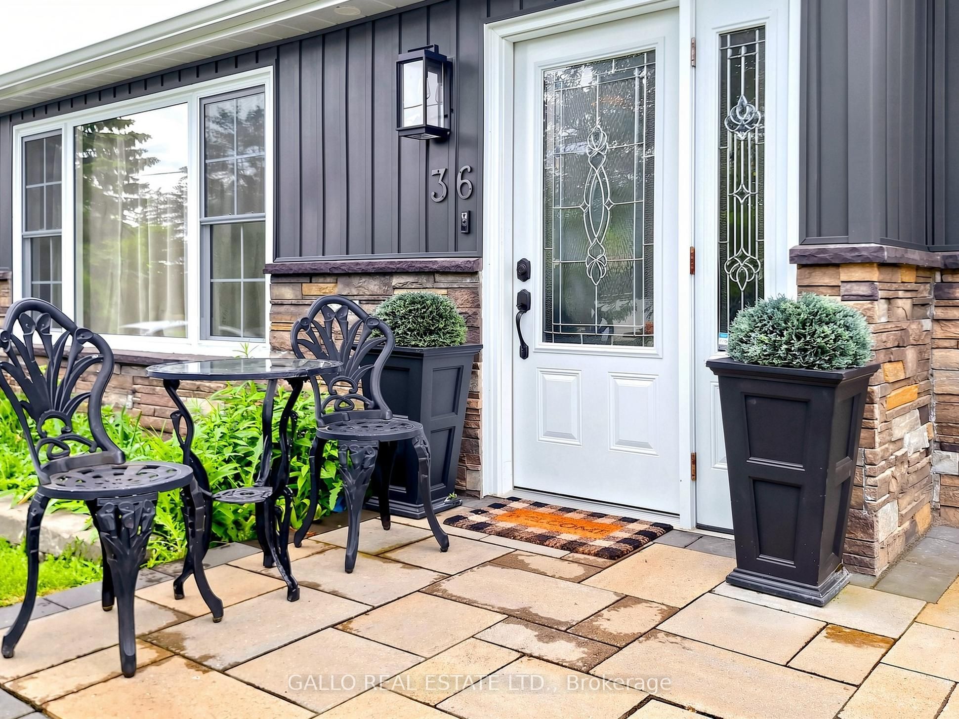 36 Elmvale Boulevard