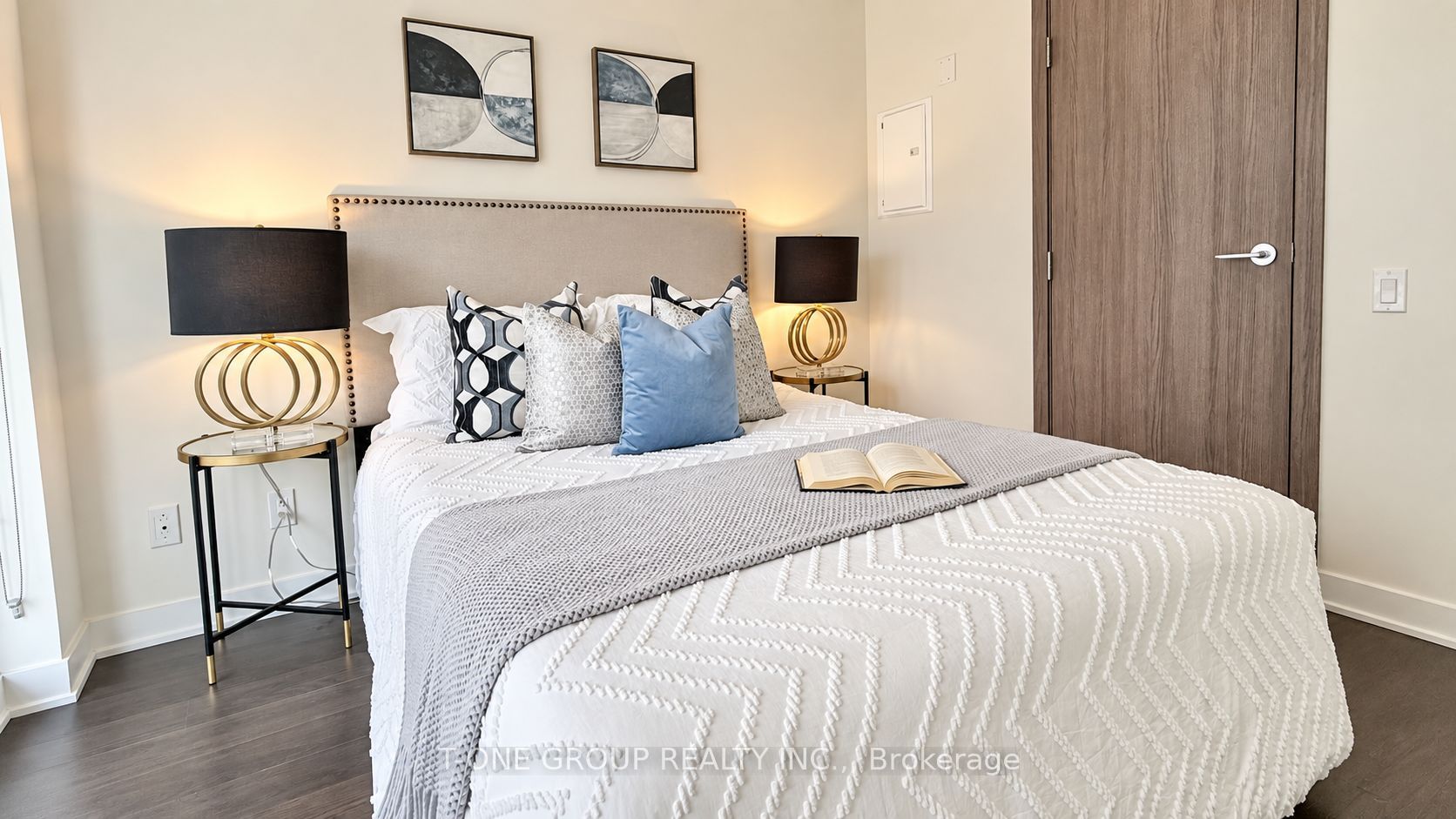19 Bathurst Street 1502