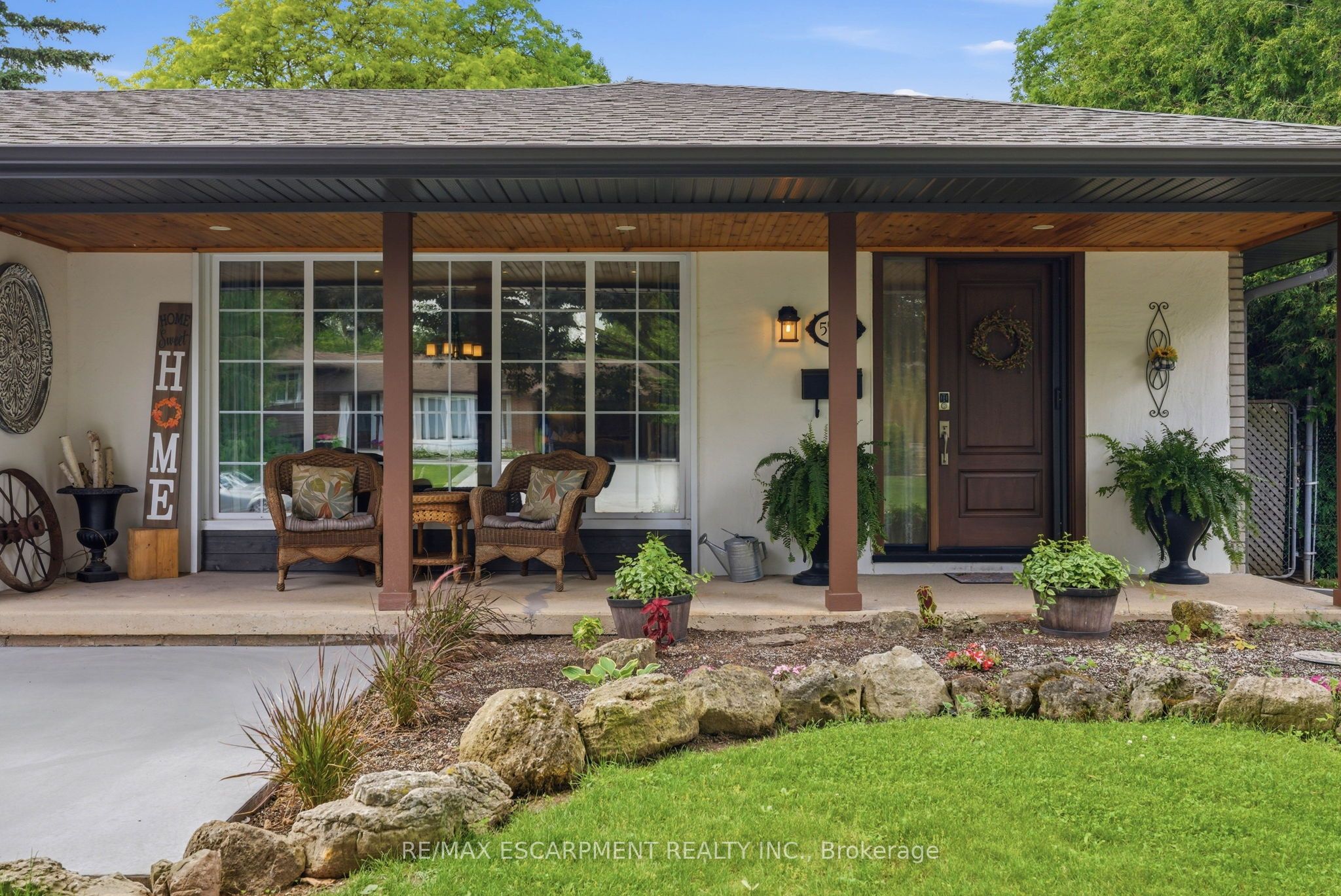 5203 Cedarbrook Crescent