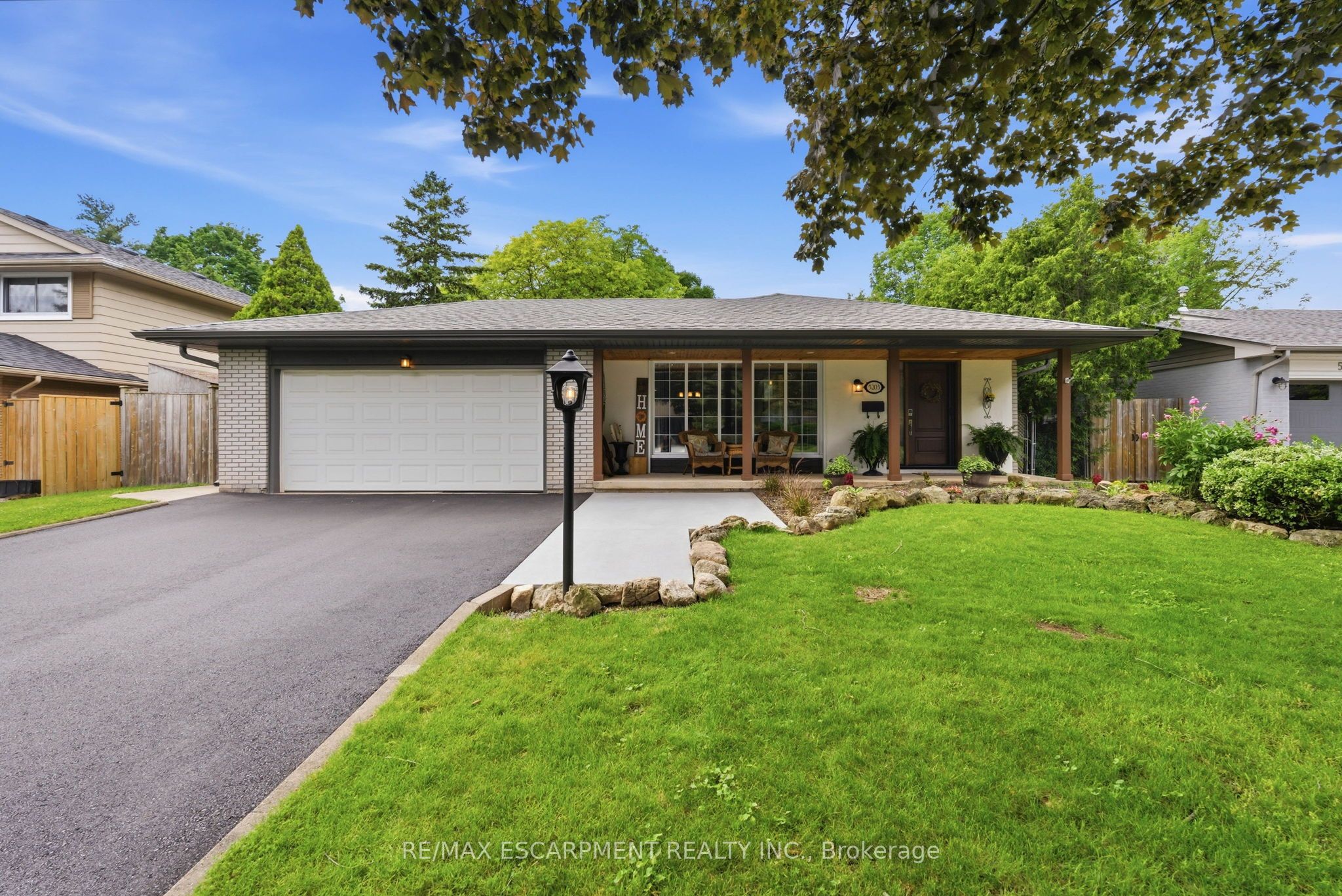 5203 Cedarbrook Crescent