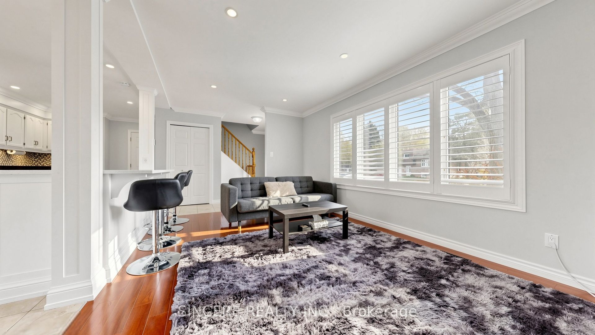 592 Canewood Crescent