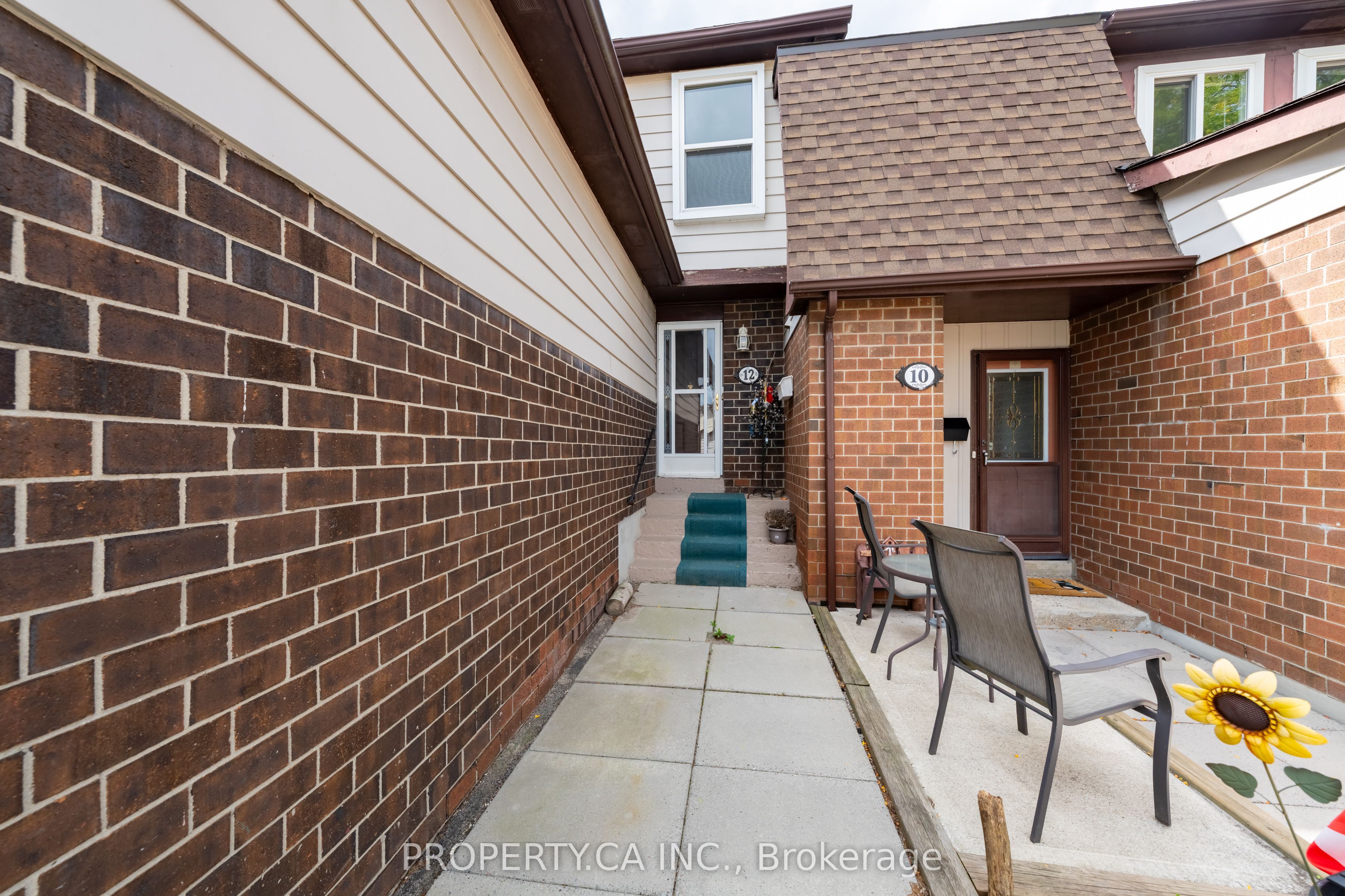 12 Deeprose Lane