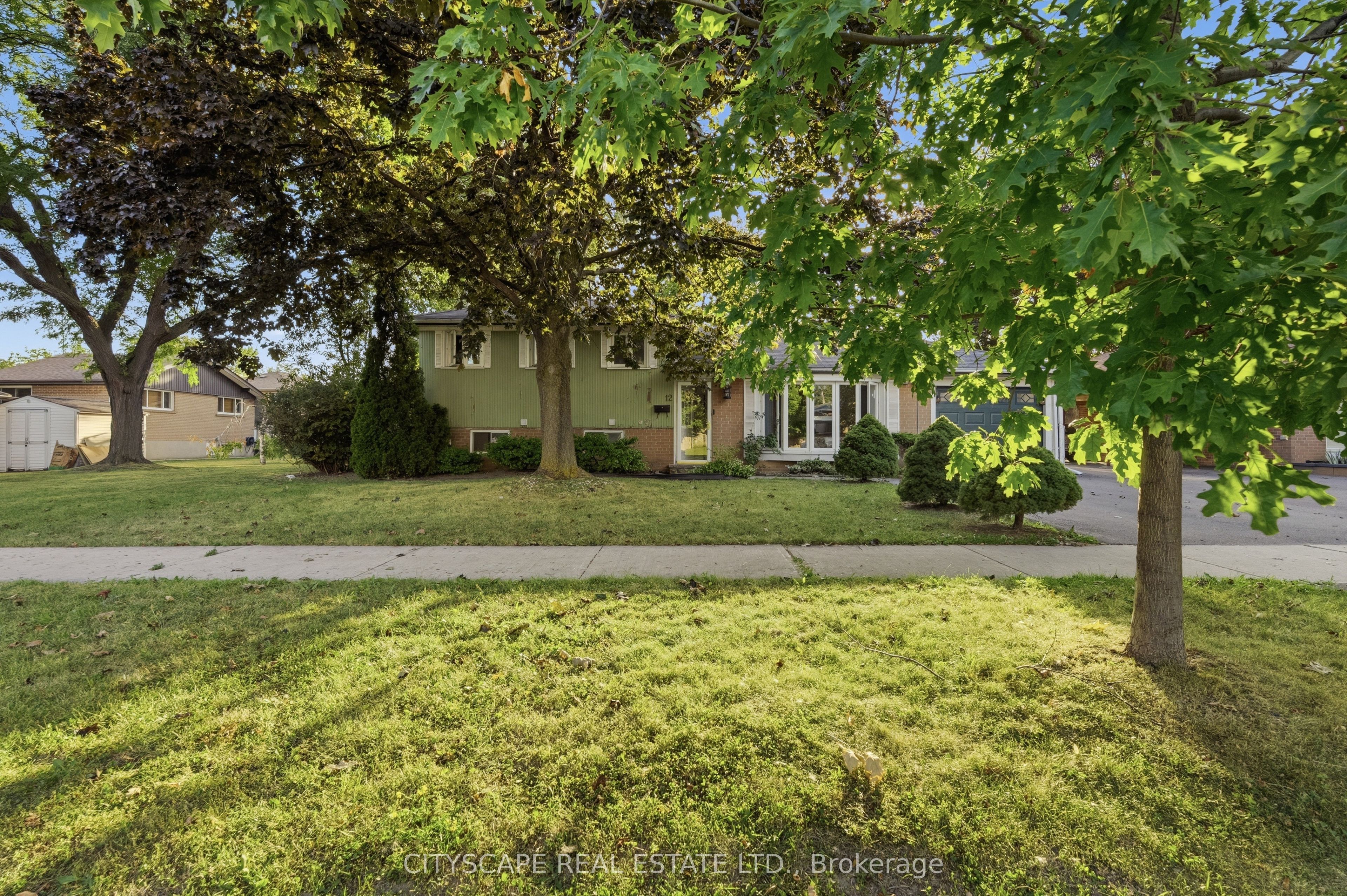 12 Vanderbrent Crescent