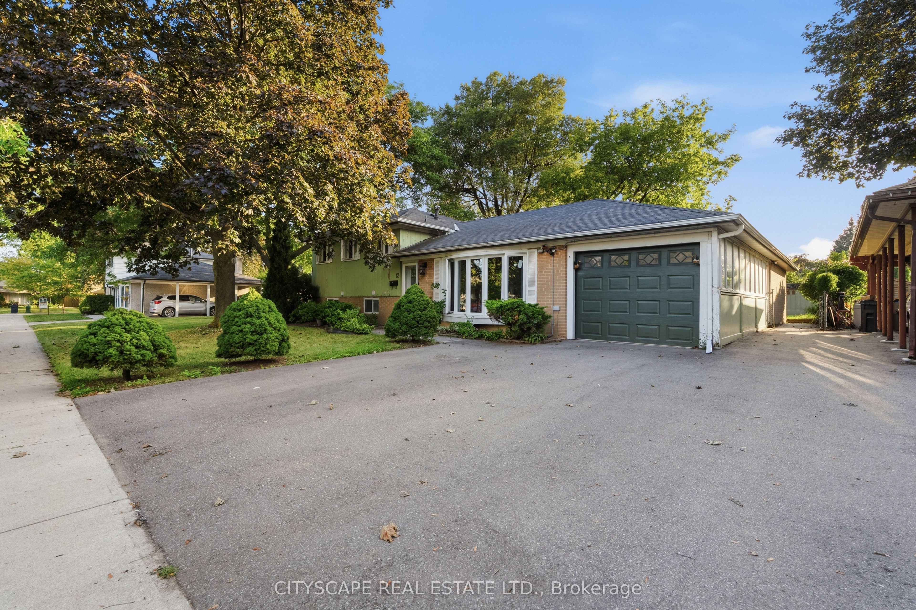 12 Vanderbrent Crescent