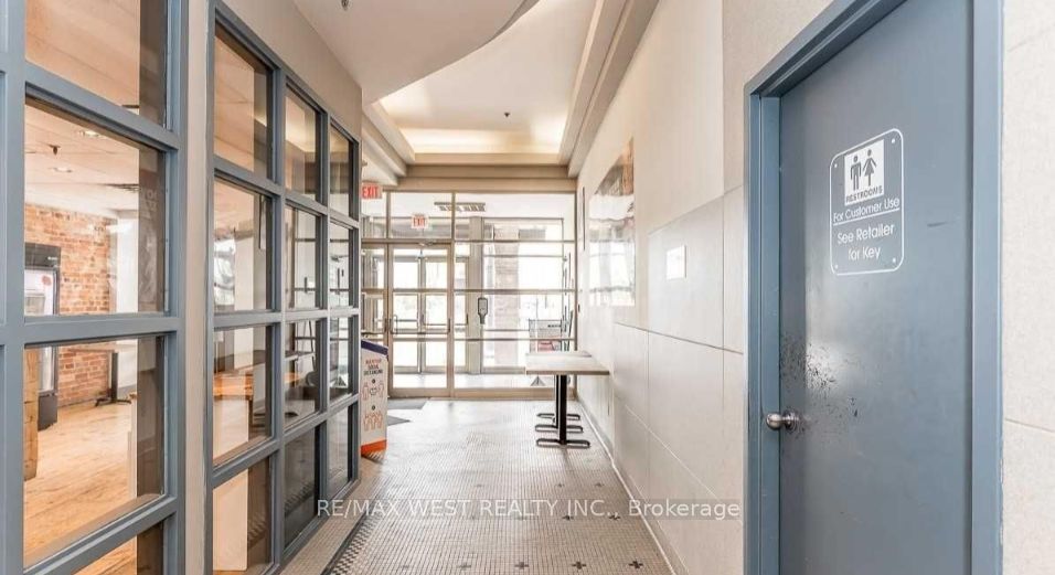 50 Dunlop Street E