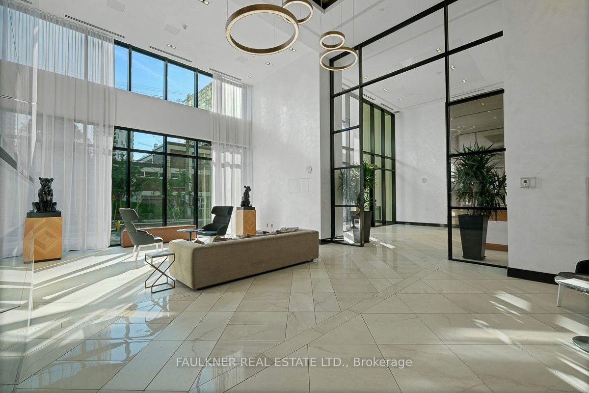 255 Bay Street 503