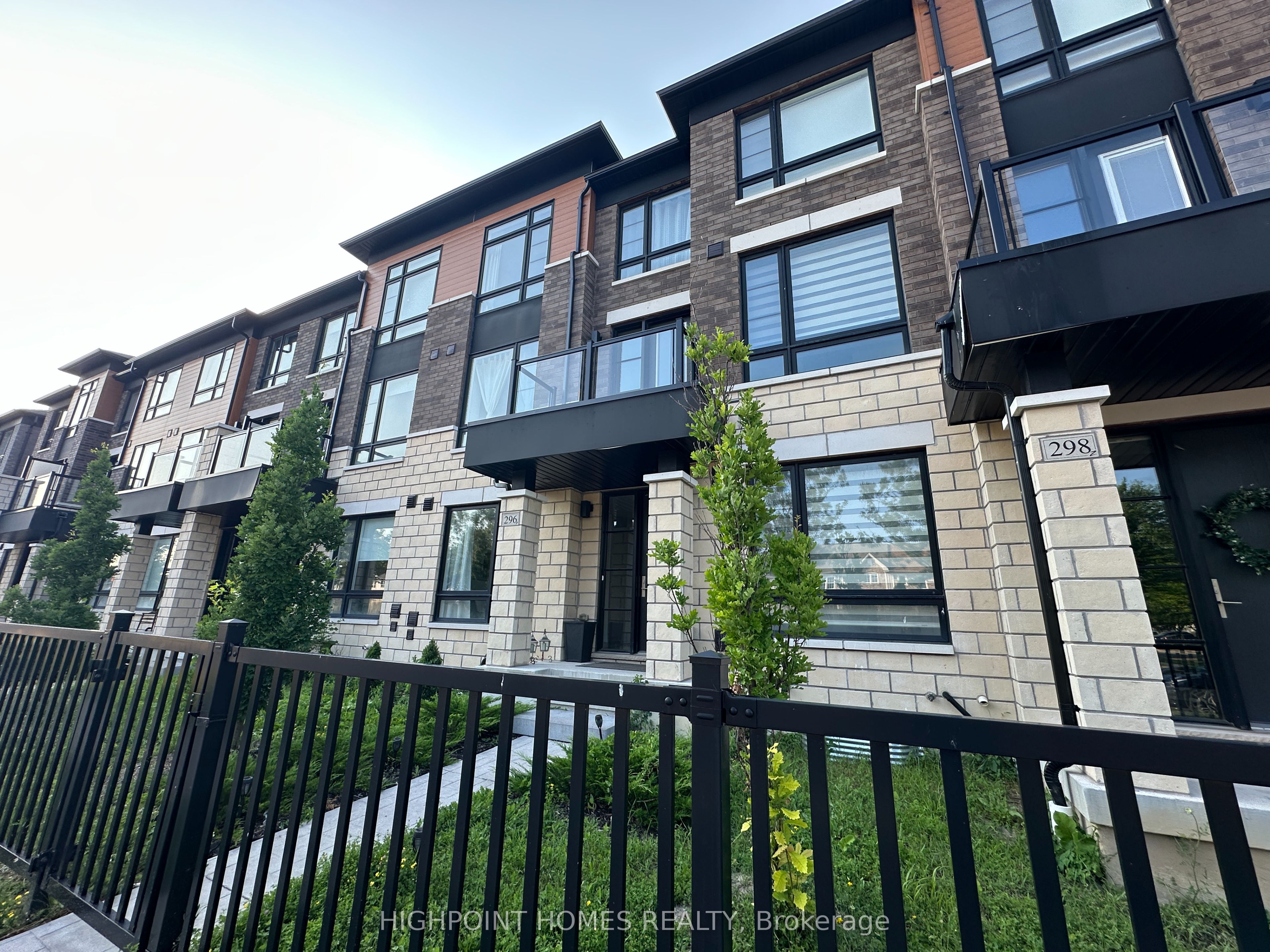 296 Carnwith Drive E