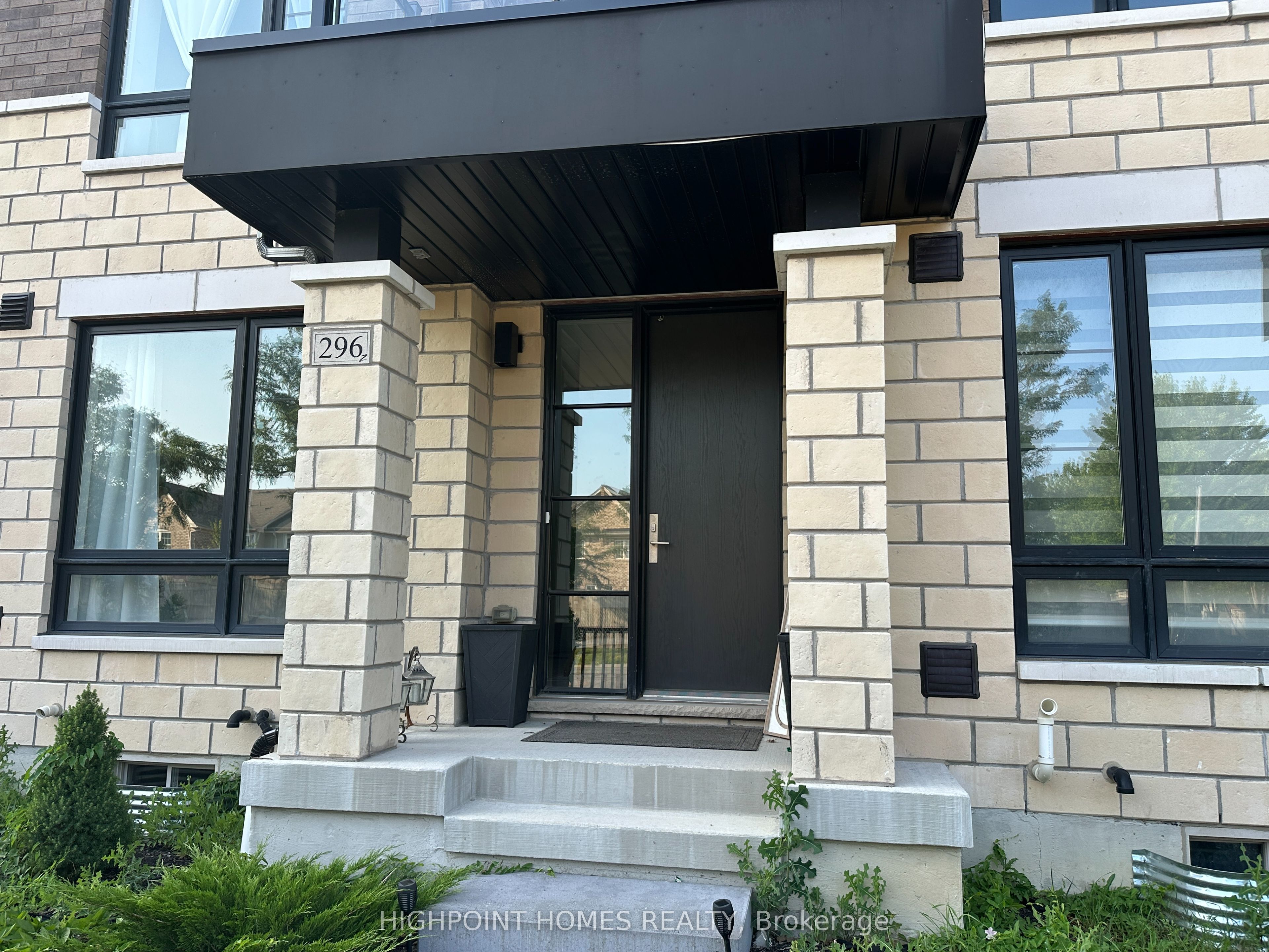 296 Carnwith Drive E