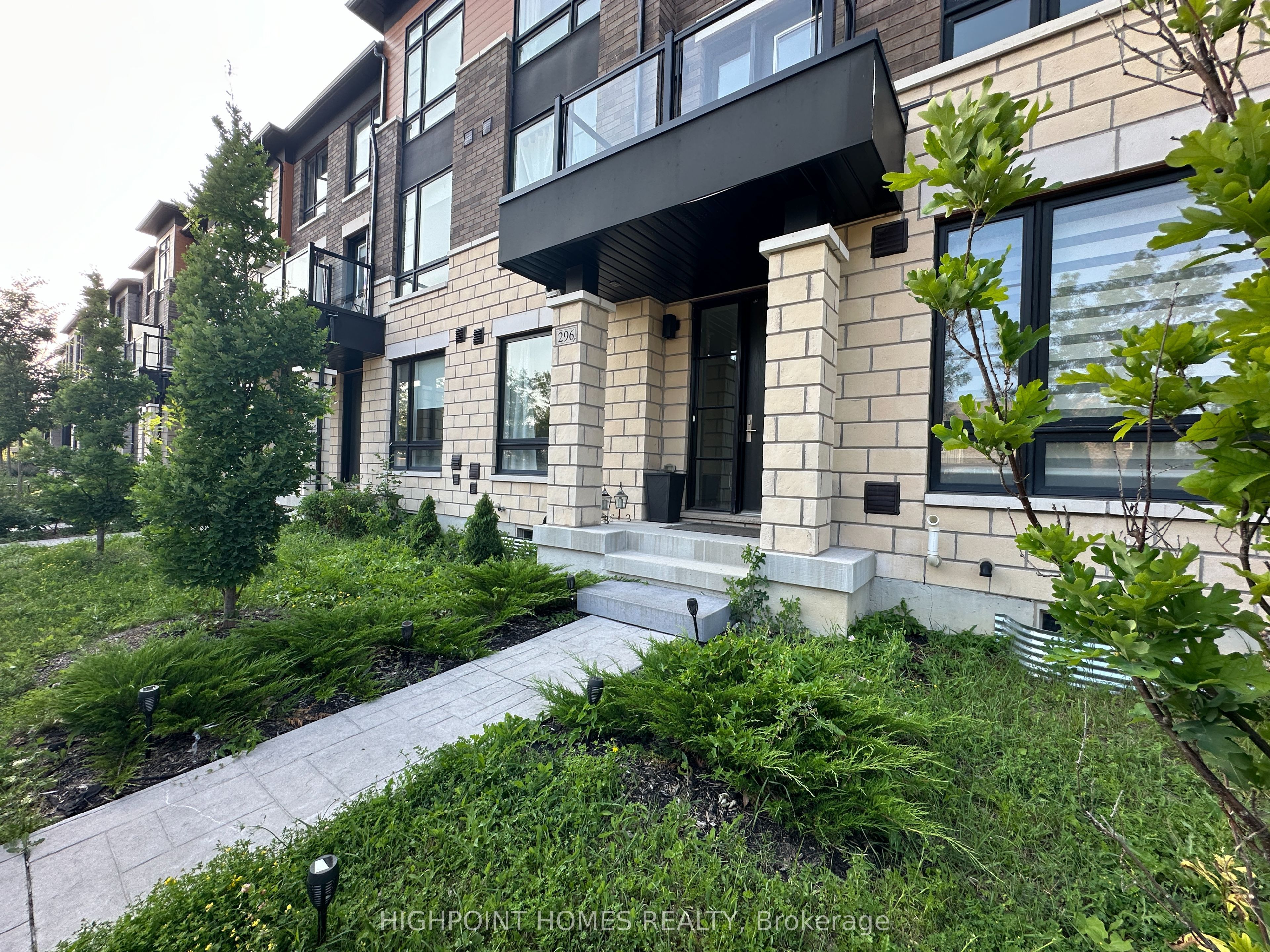 296 Carnwith Drive E