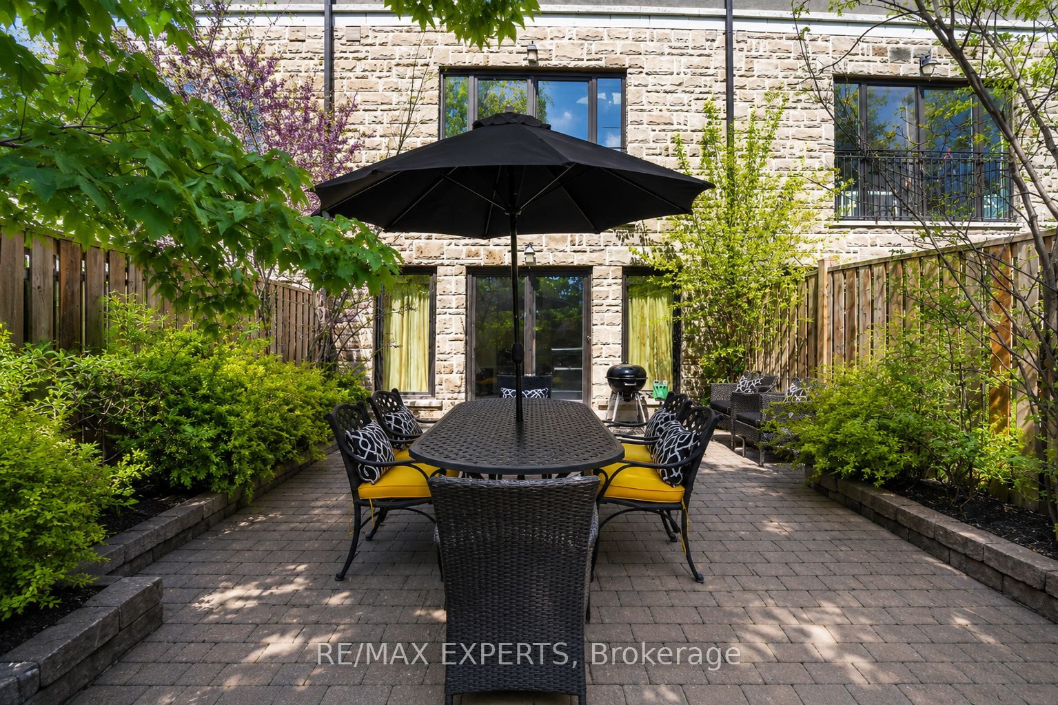 22 Matthew Court