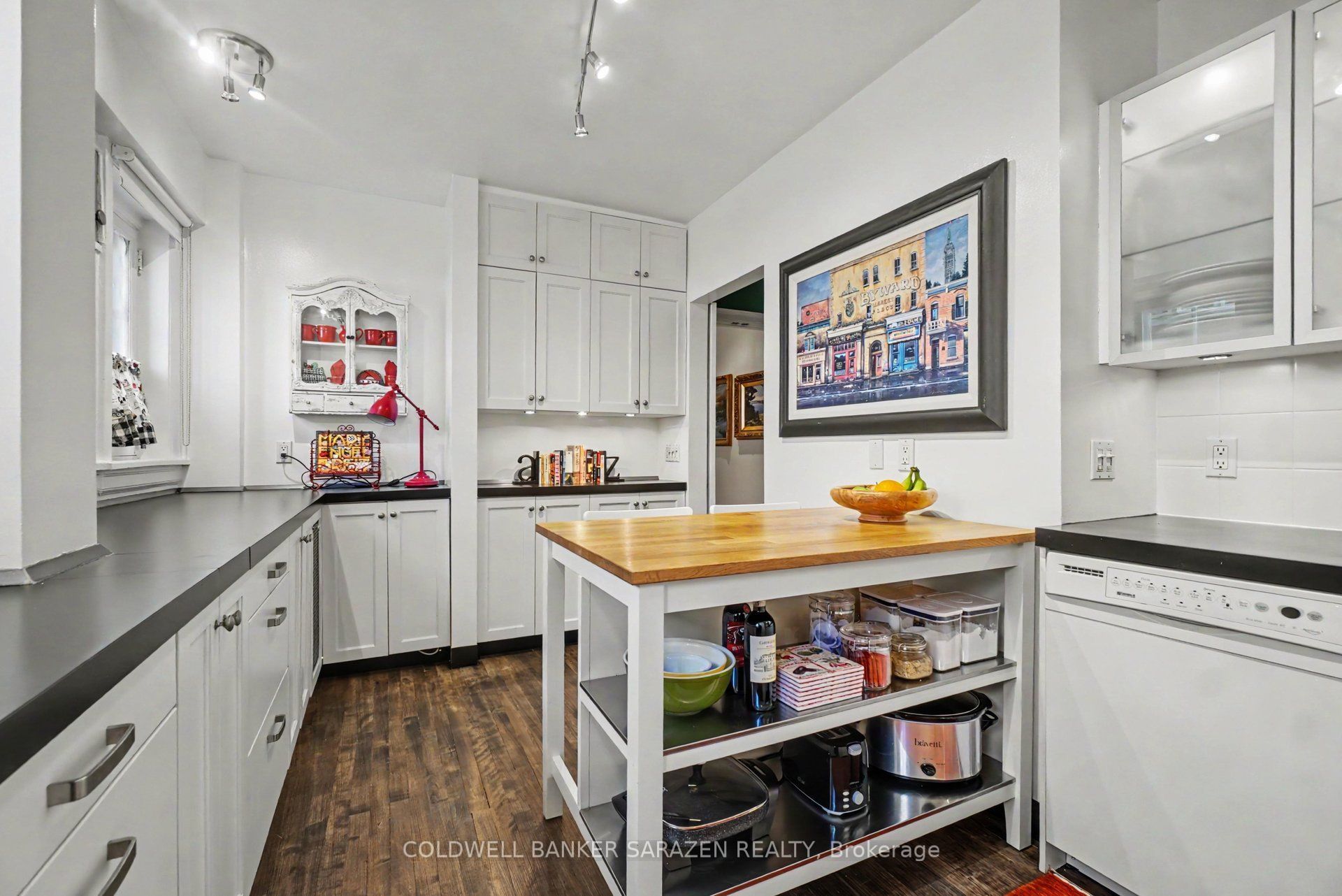 260 Metcalfe Street 1D
