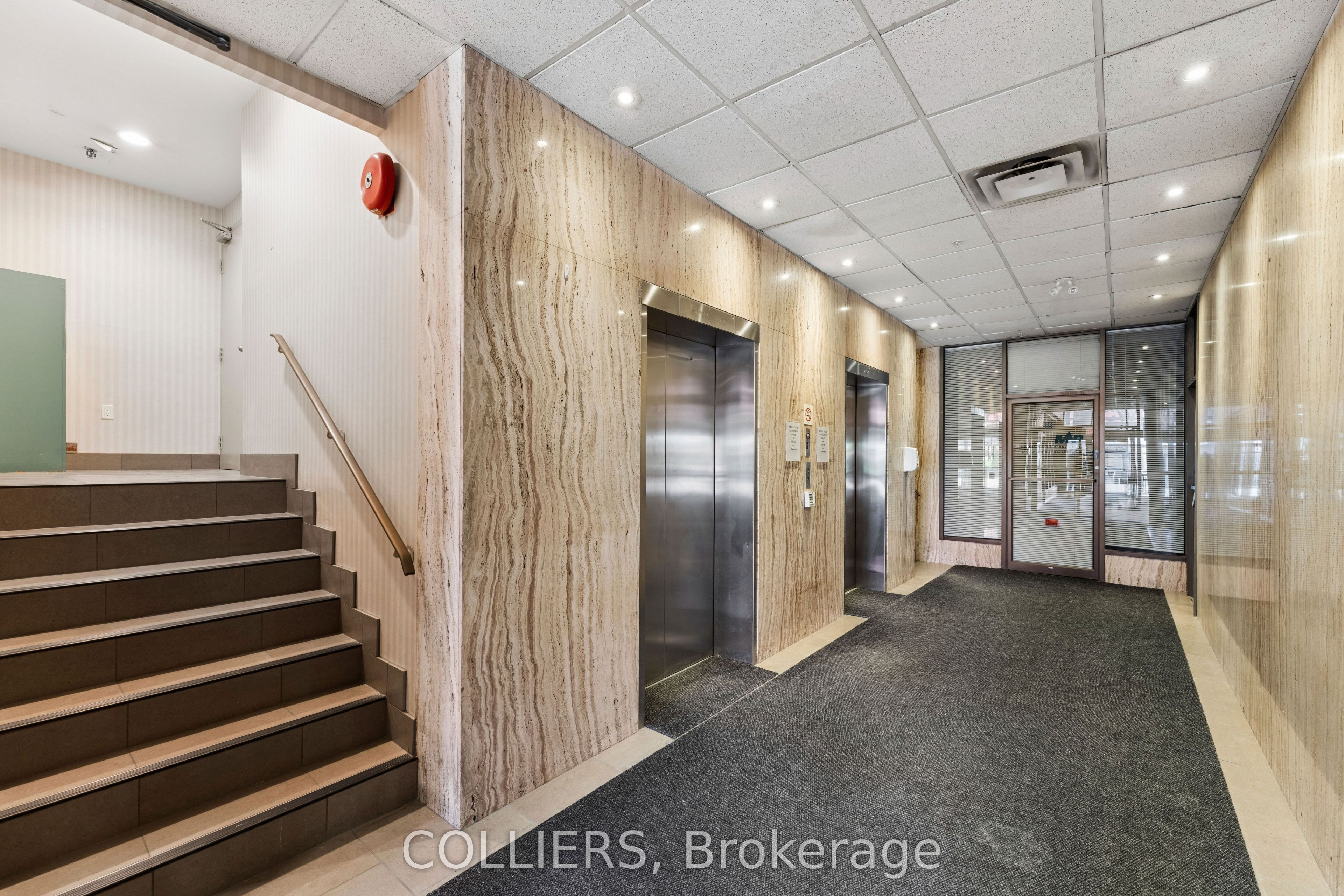 21 Queen Street E