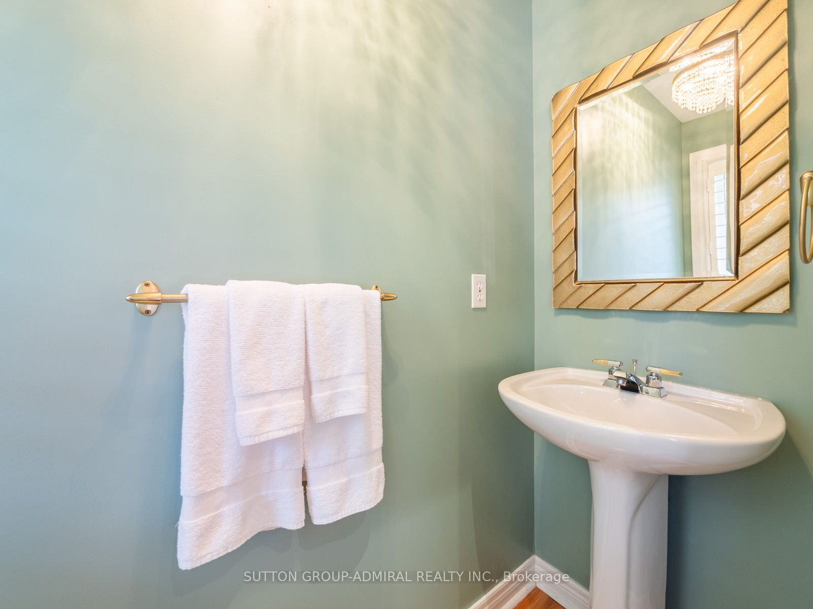 255 Shaftsbury Avenue 26