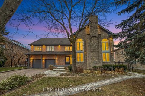 870 Robellino Court Newmarket ON L3X 1L5
