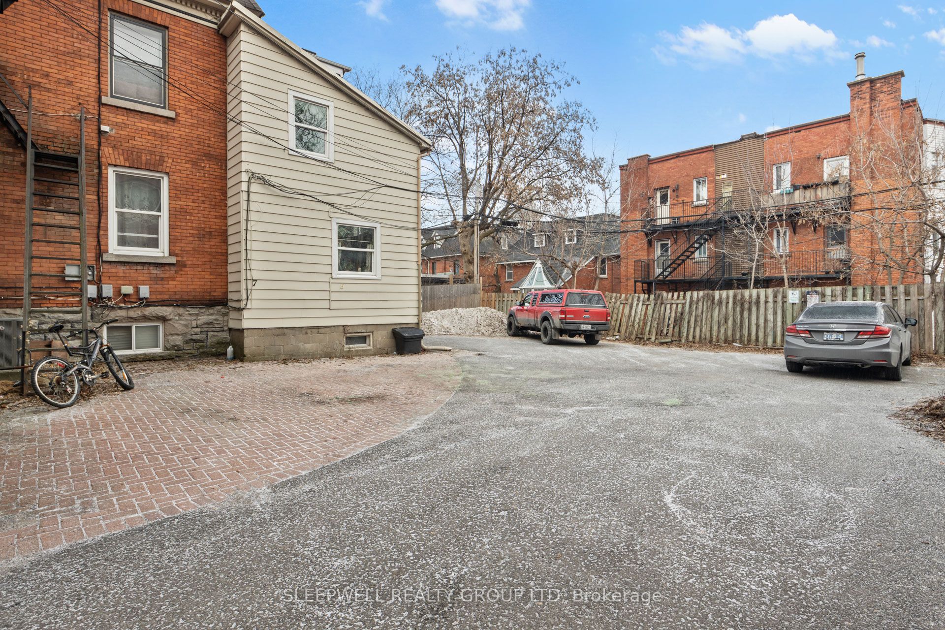 455-457 Somerset Street W