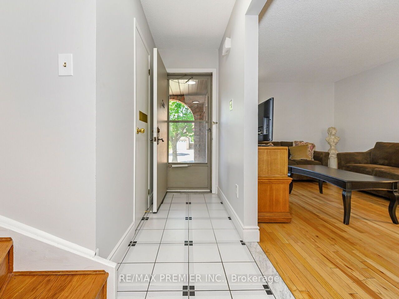 33 Laurel Valley Court
