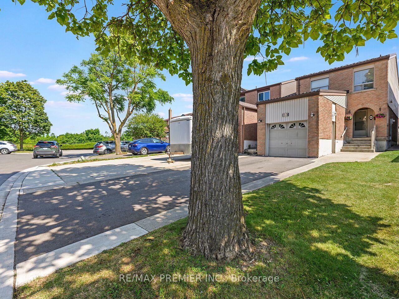 33 Laurel Valley Court