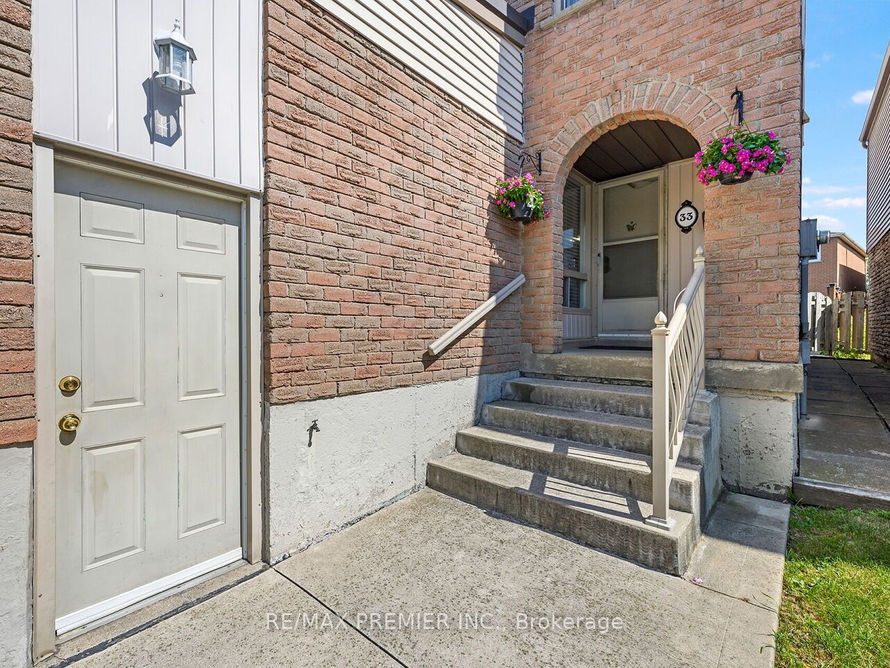 33 Laurel Valley Court