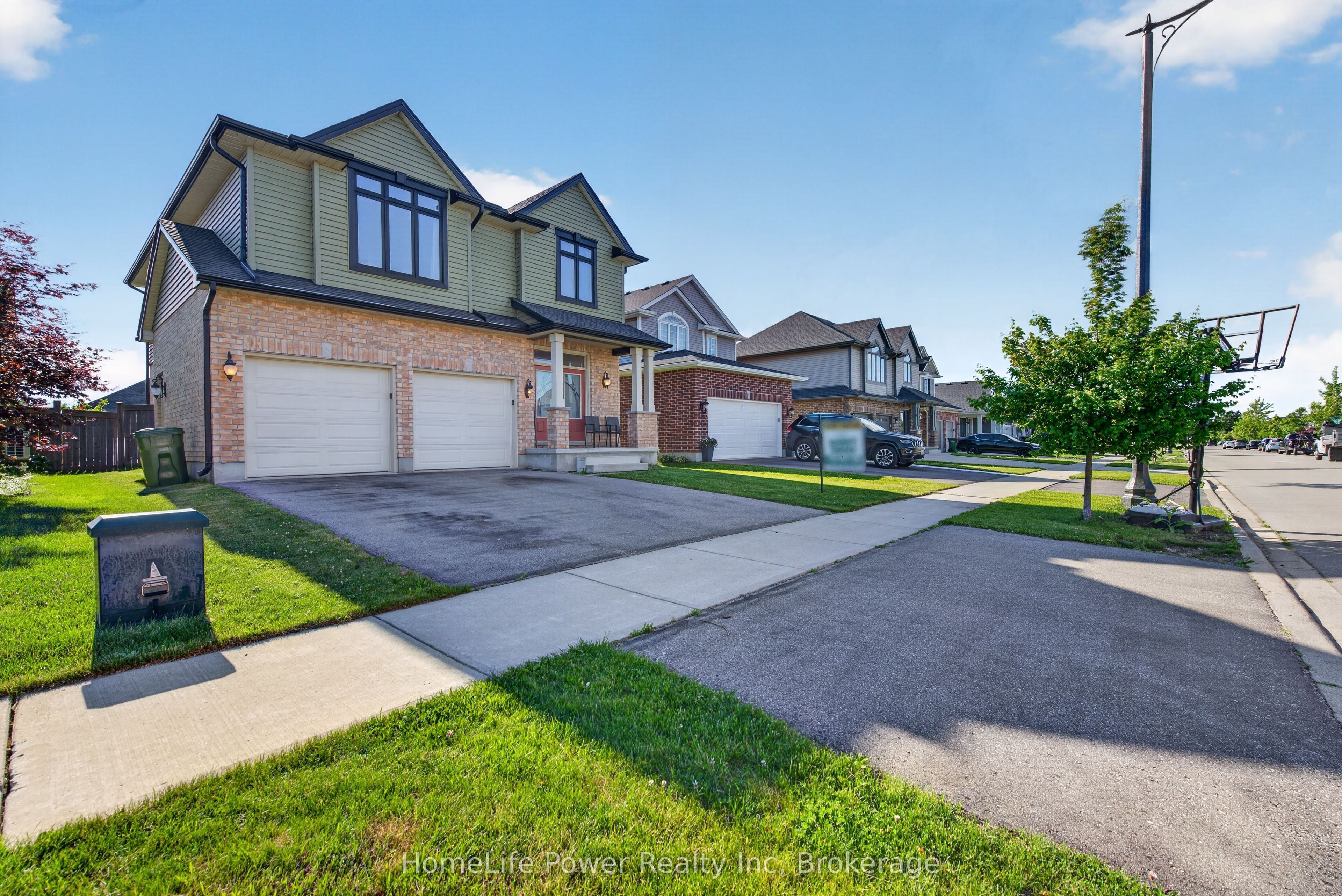 32 Ashberry Place
