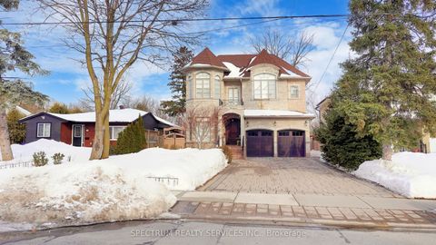 223 Lennox Avenue Richmond Hill ON L4C 2A4