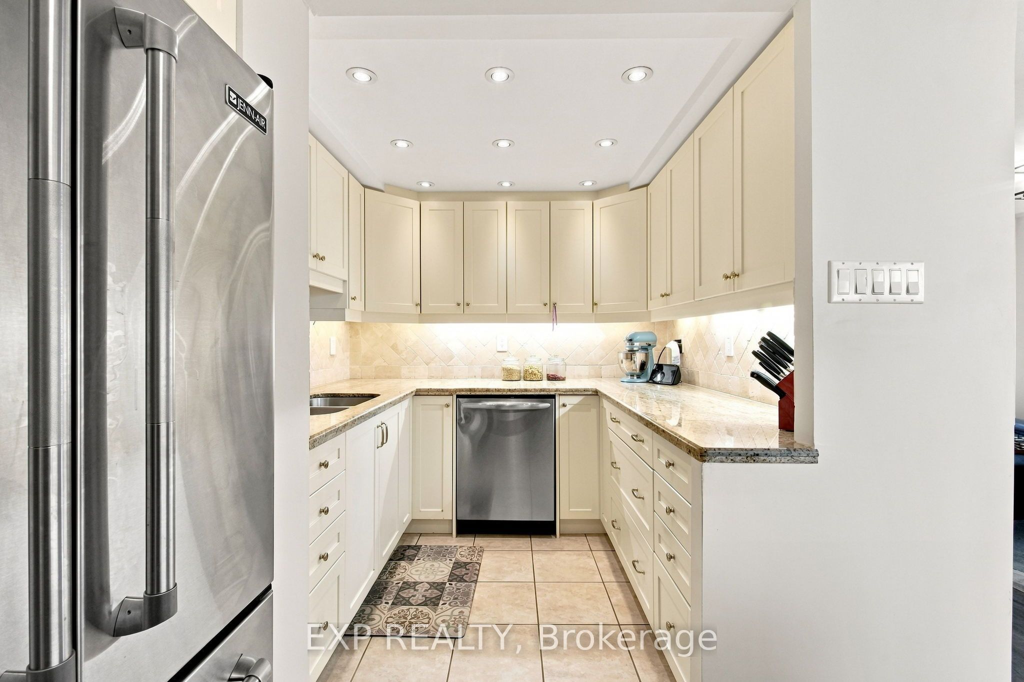 1515 Lakeshore Road E 2101