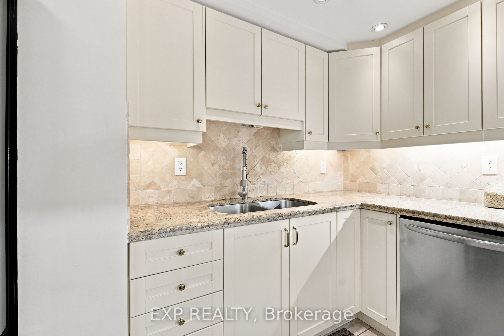 1515 Lakeshore Road E 2101