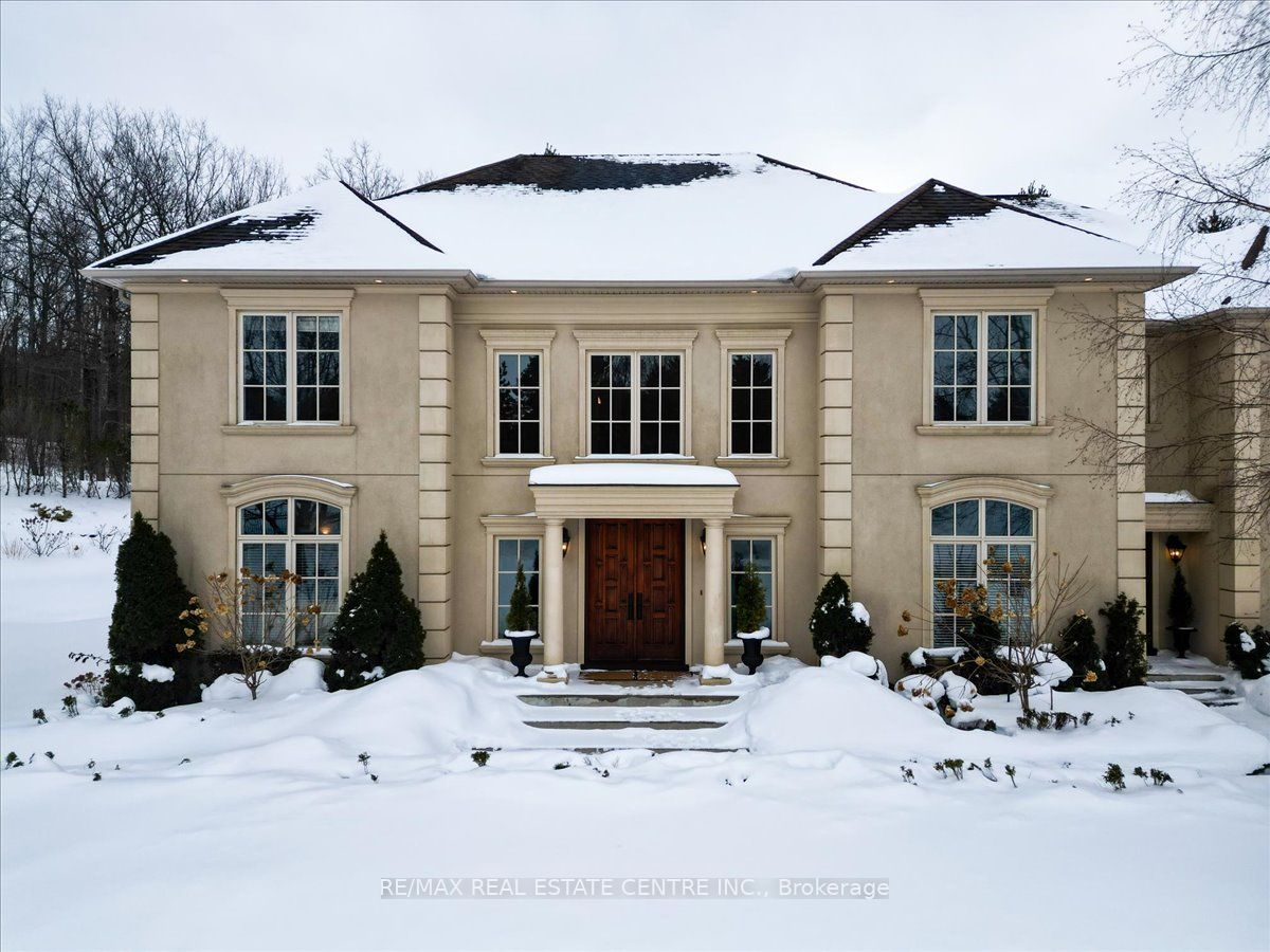 65 Kingswood Drive