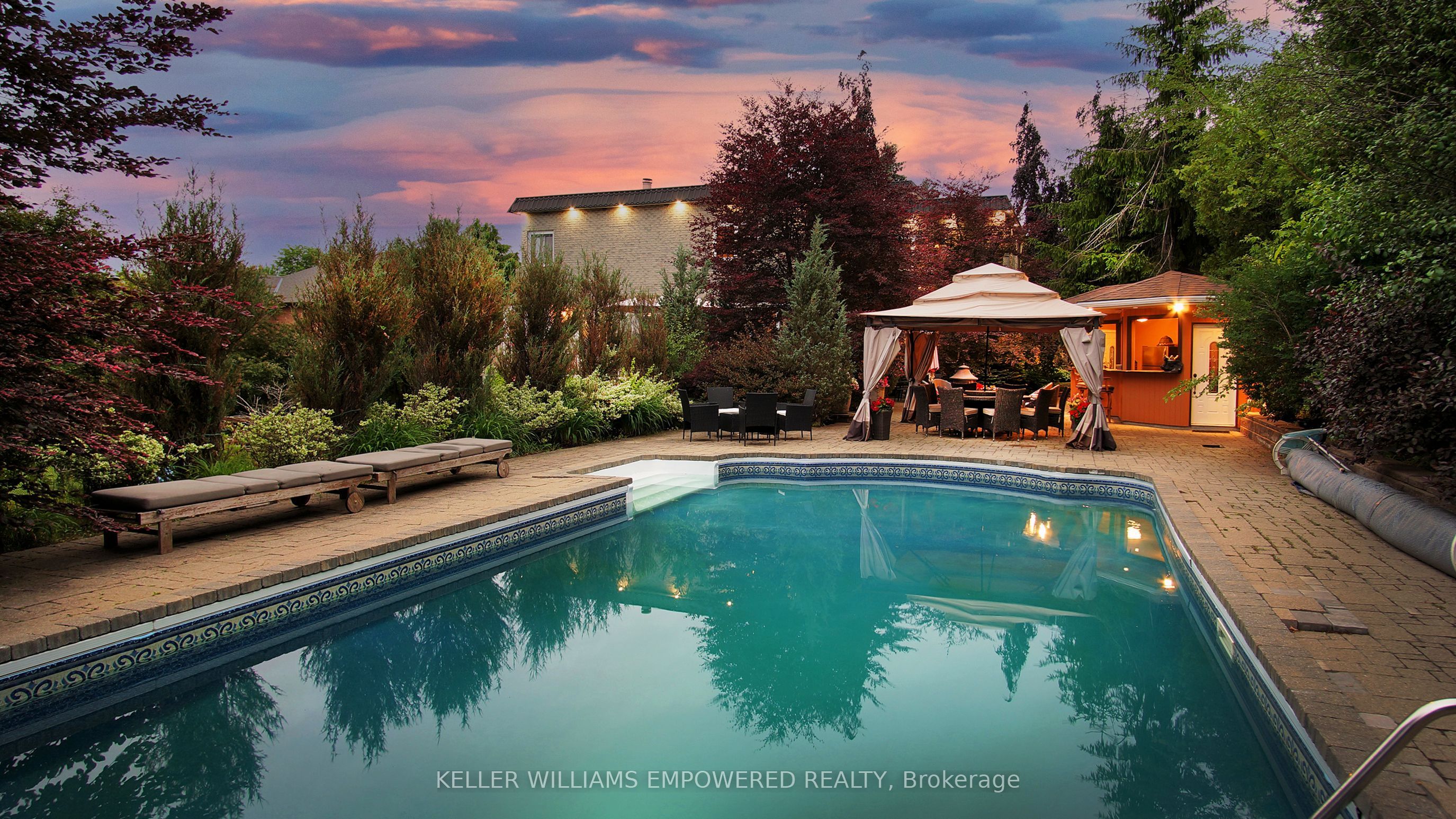 788 Woodland Acres Crescent