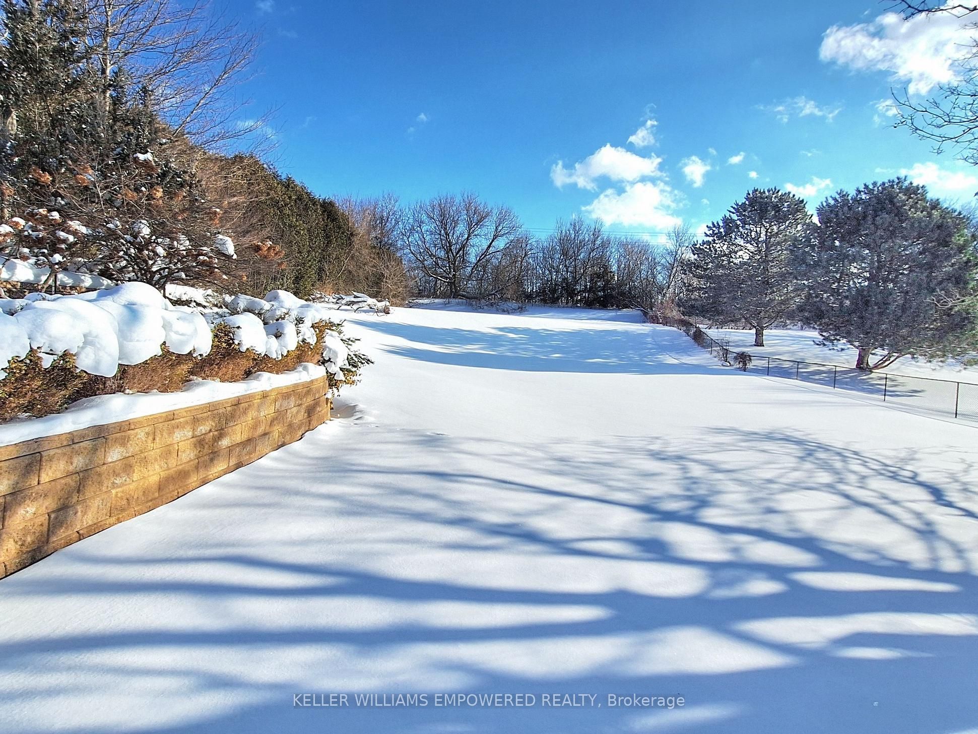 788 Woodland Acres Crescent