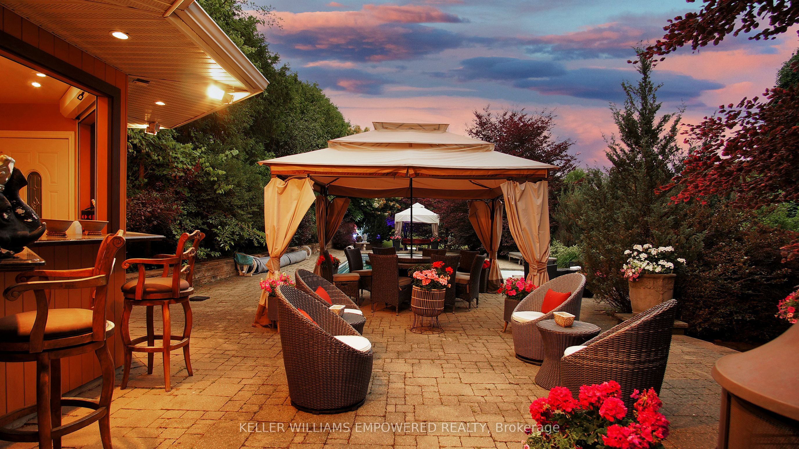 788 Woodland Acres Crescent