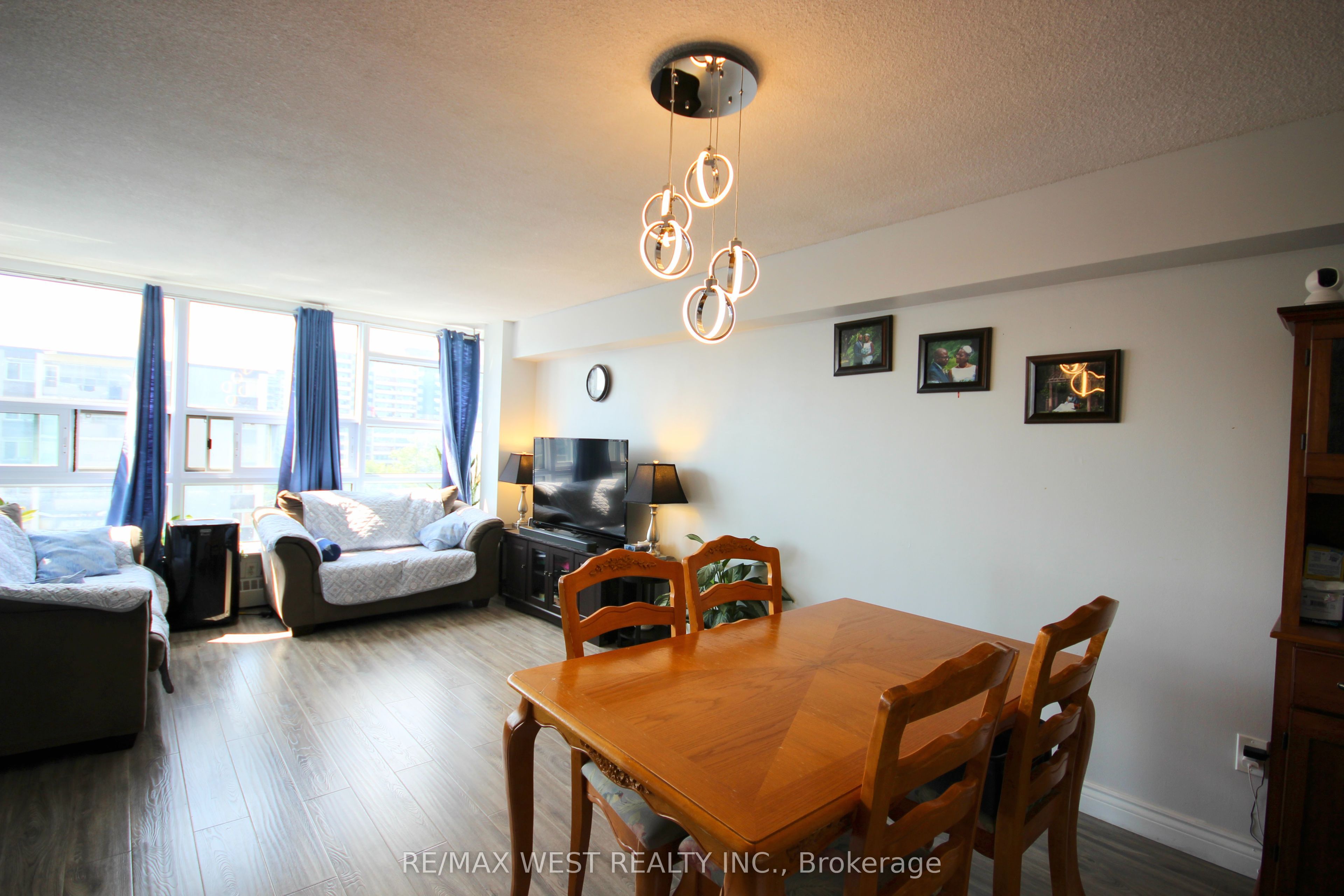 3380 Eglinton Avenue E 801