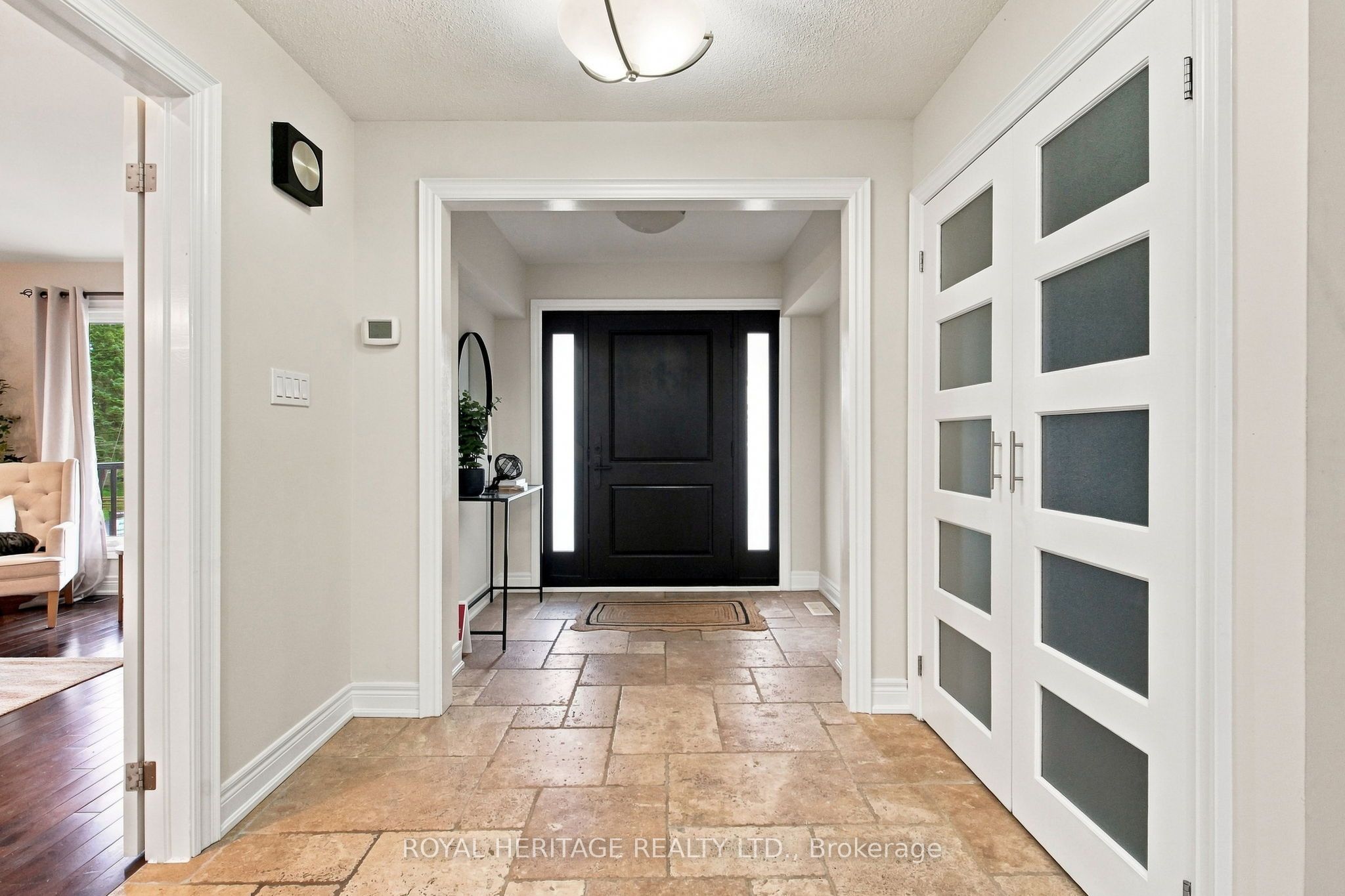 816 Sheppard Avenue